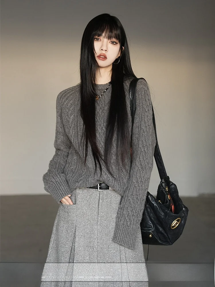 Вязаный шерстяной свитер в стиле ретро, свободного кроя, с круглым вырезом, 100% шерсть, женский, осенне-зимний, новый, комфортный, теплый топ
Вязаный шерстяной свитер в стиле ретро, свободного кроя, с круглым вырезом, 100% шерсть, женский, осенне-зимний, новый, комфортный, теплый топ