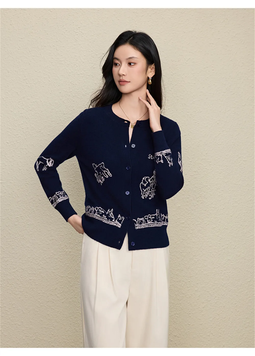 Women's 25 Autumn/Winter New Round Neck 100% Wool Heavy duty Embroidered Knitted Cardigan Sweater
Women's 25 Autumn/Winter New Round Neck 100% Wool Heavy duty Embroidered Knitted Cardigan Sweater