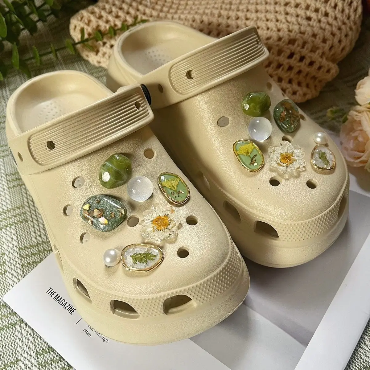 Green Forest Series Beautiful Designer Charms Elegant Footwear Decoration DIY Fresh Adornment for Clogs Sandals Christmas Gift
Green Forest Series Beautiful Designer Charms Elegant Footwear Decoration DIY Fresh Adornment for Clogs Sandals Christmas Gift