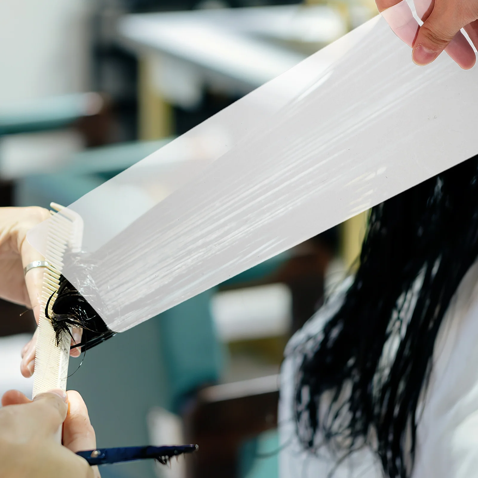 Доска для фольги для парикмахерской, доска для мелирования, инструмент для краски для волос, универсальное использование для дома и салона, точное применение
Доска для фольги для парикмахерской, доска для мелирования, инструмент для краски для волос, универсальное использование для дома и салона, точное применение