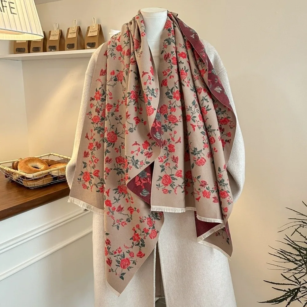 Versatile Imitation Cashmere Shawl Floral Print Elegant Winter Shawl Soft Windproof Ethnic Style Cloak Winter Wear Accessory
Versatile Imitation Cashmere Shawl Floral Print Elegant Winter Shawl Soft Windproof Ethnic Style Cloak Winter Wear Accessory