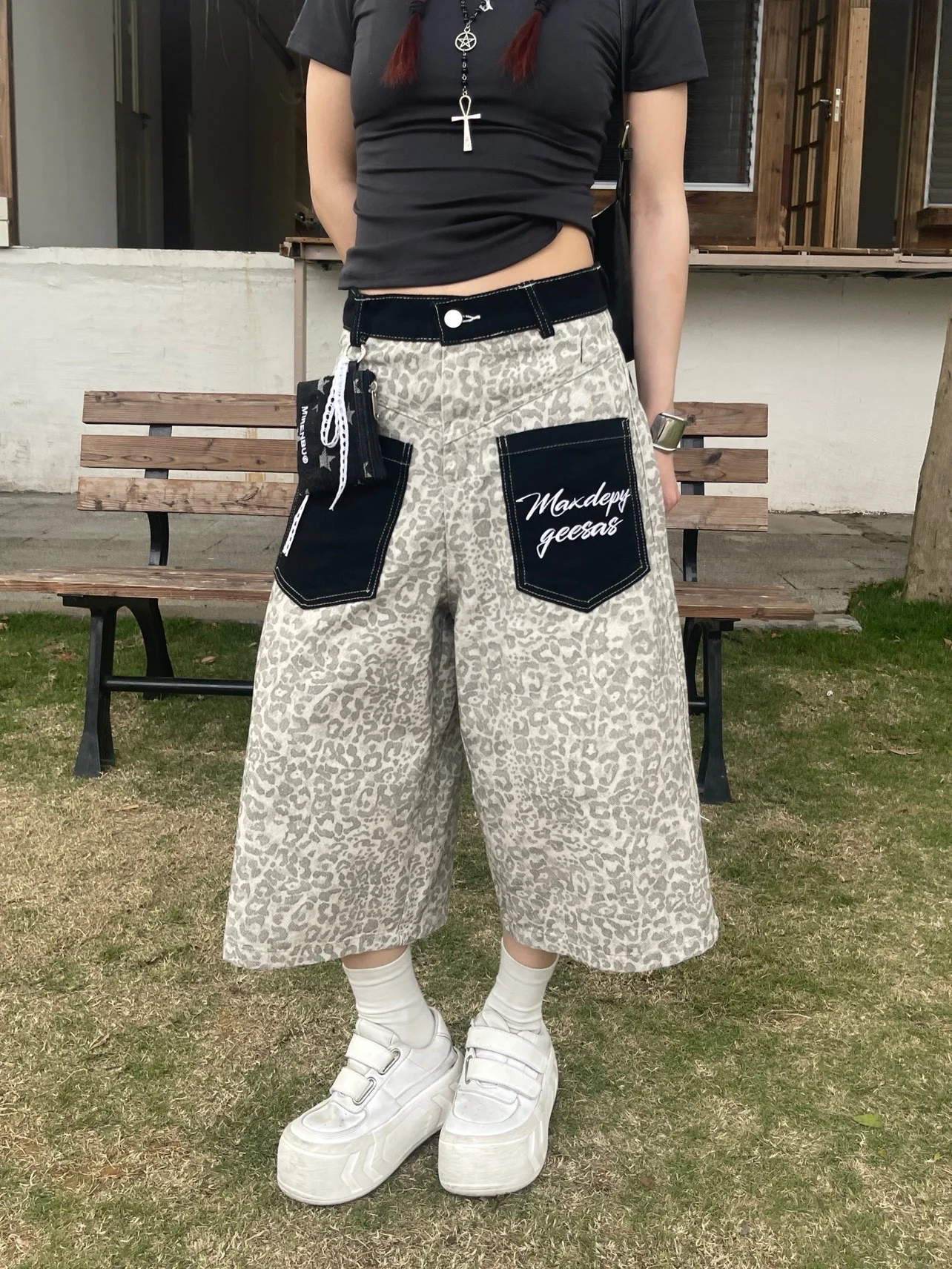 Summer Design Sense Leopard Print Patchwork Denim Workwear Seven-Foot Women's Pants Casual Wide Leg American Style Trousers
Summer Design Sense Leopard Print Patchwork Denim Workwear Seven-Foot Women's Pants Casual Wide Leg American Style Trousers