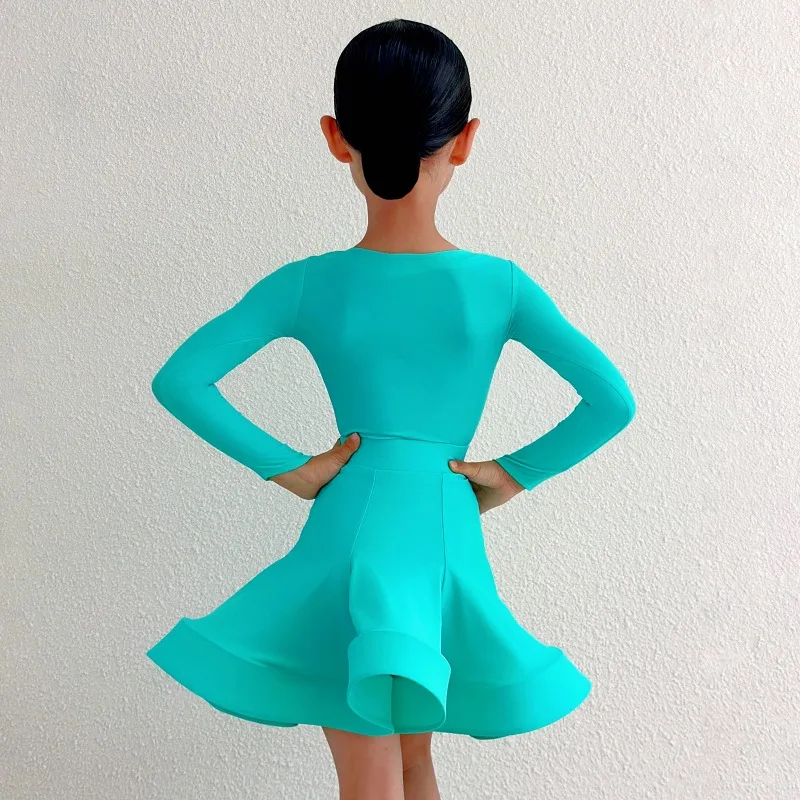 Children New style professionalperformance outfit for girls in Latin dancecompetition attire large flared performance outfit set
Children New style professionalperformance outfit for girls in Latin dancecompetition attire large flared performance outfit set