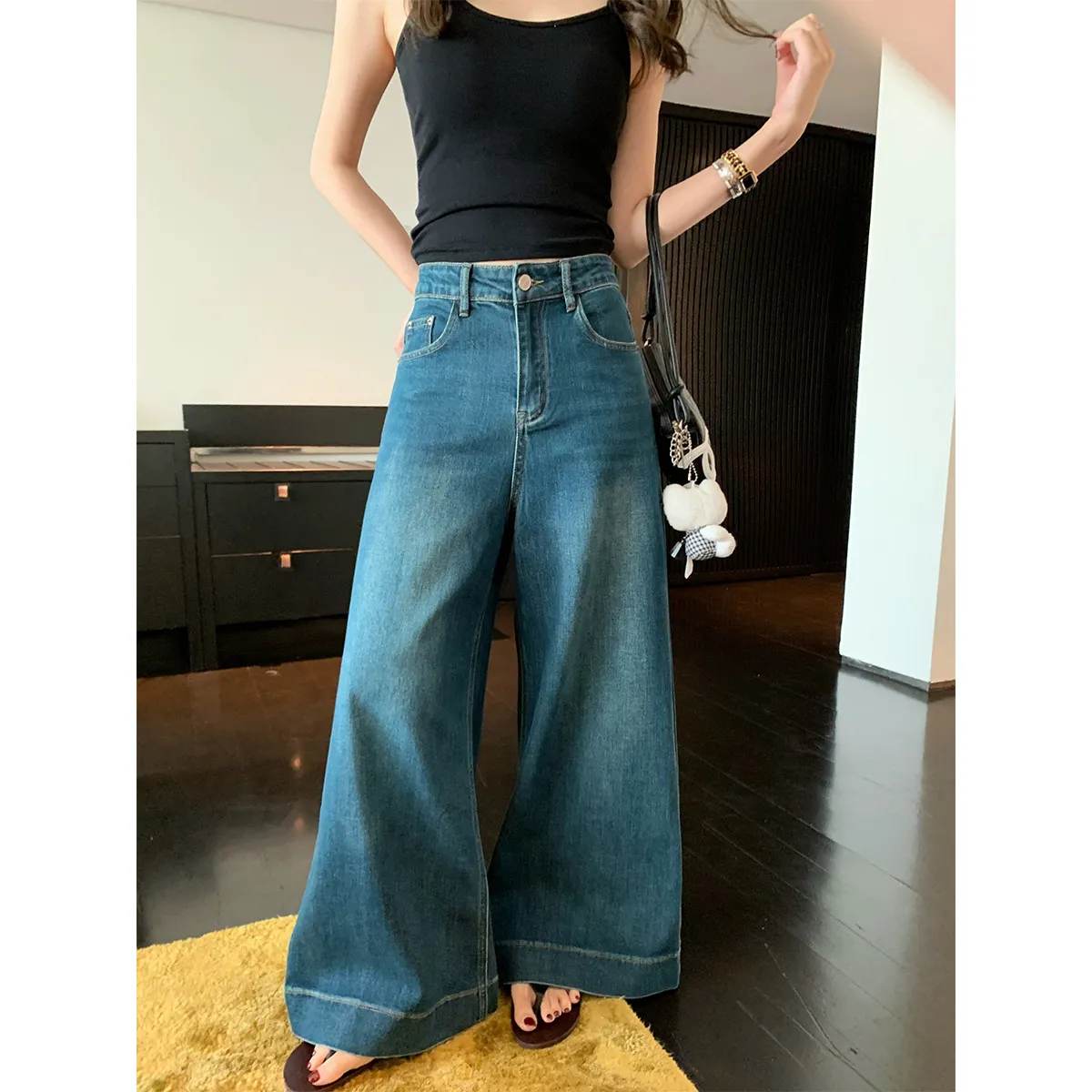 Summer Women's Straight Leg Wide Leg Jeans Blue Tone l Waist Button Closure Casual Faion Ladies' Denim Trousers
Summer Women's Straight Leg Wide Leg Jeans Blue Tone l Waist Button Closure Casual Faion Ladies' Denim Trousers