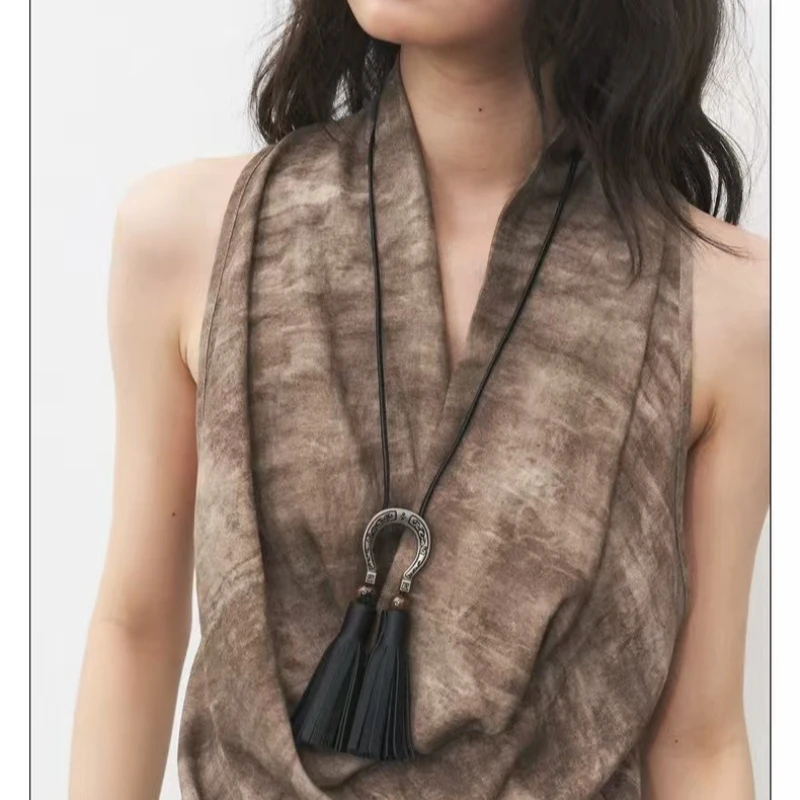 2025 New Women's Niche Necklace: Leather Tassel Design, Light Luxury Long Sweater collares para mujer gothic Stylish Bag Pendant
2025 New Women's Niche Necklace: Leather Tassel Design, Light Luxury Long Sweater collares para mujer gothic Stylish Bag Pendant
