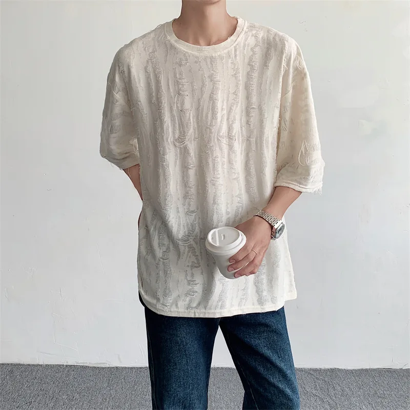 Short sleeved T-shirt with holes, men's summer Korean style trendy brand casual versatile round neck five quarter sleeve
Short sleeved T-shirt with holes, men's summer Korean style trendy brand casual versatile round neck five quarter sleeve