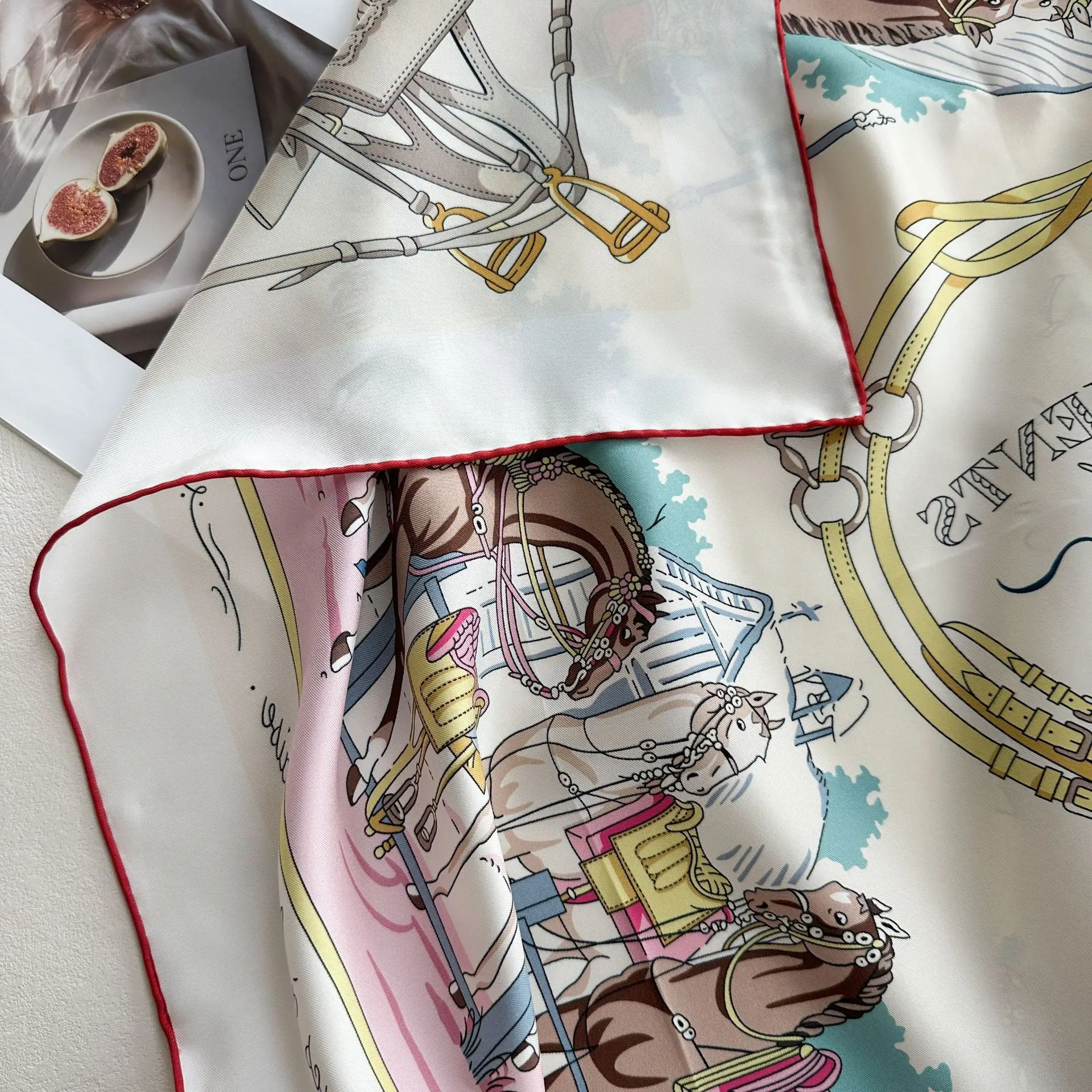 Double Sided Scarf 90CM Women 18MM Silk Scarfs Luxury Designer Bag Neck Scarves Rolled Shawls Mother Lover Gift
Double Sided Scarf 90CM Women 18MM Silk Scarfs Luxury Designer Bag Neck Scarves Rolled Shawls Mother Lover Gift