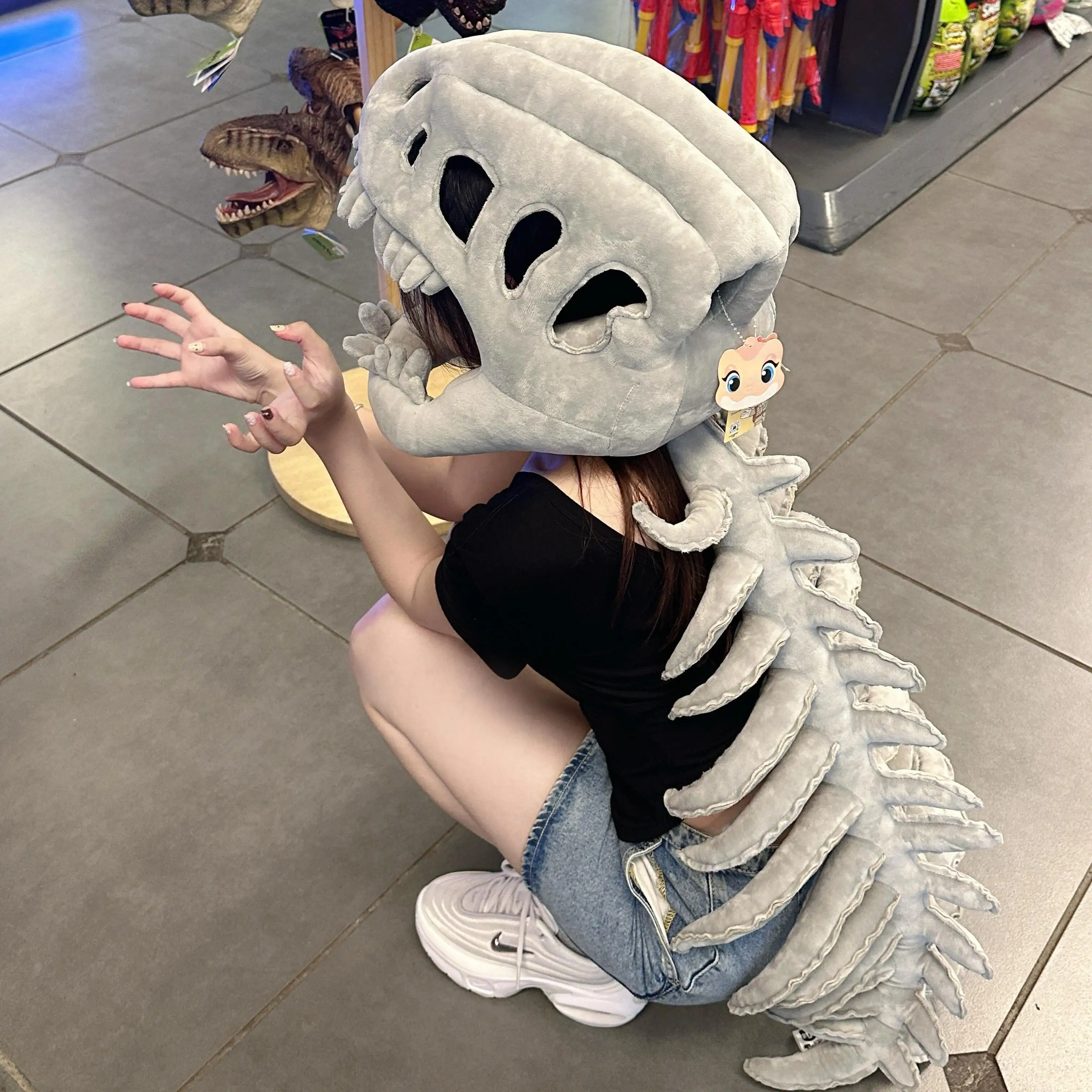 Chinese dinosaur skeleton hood children adult dress up costume mask plush toy cosplay show props 
Chinese dinosaur skeleton hood children adult dress up costume mask plush toy cosplay show props