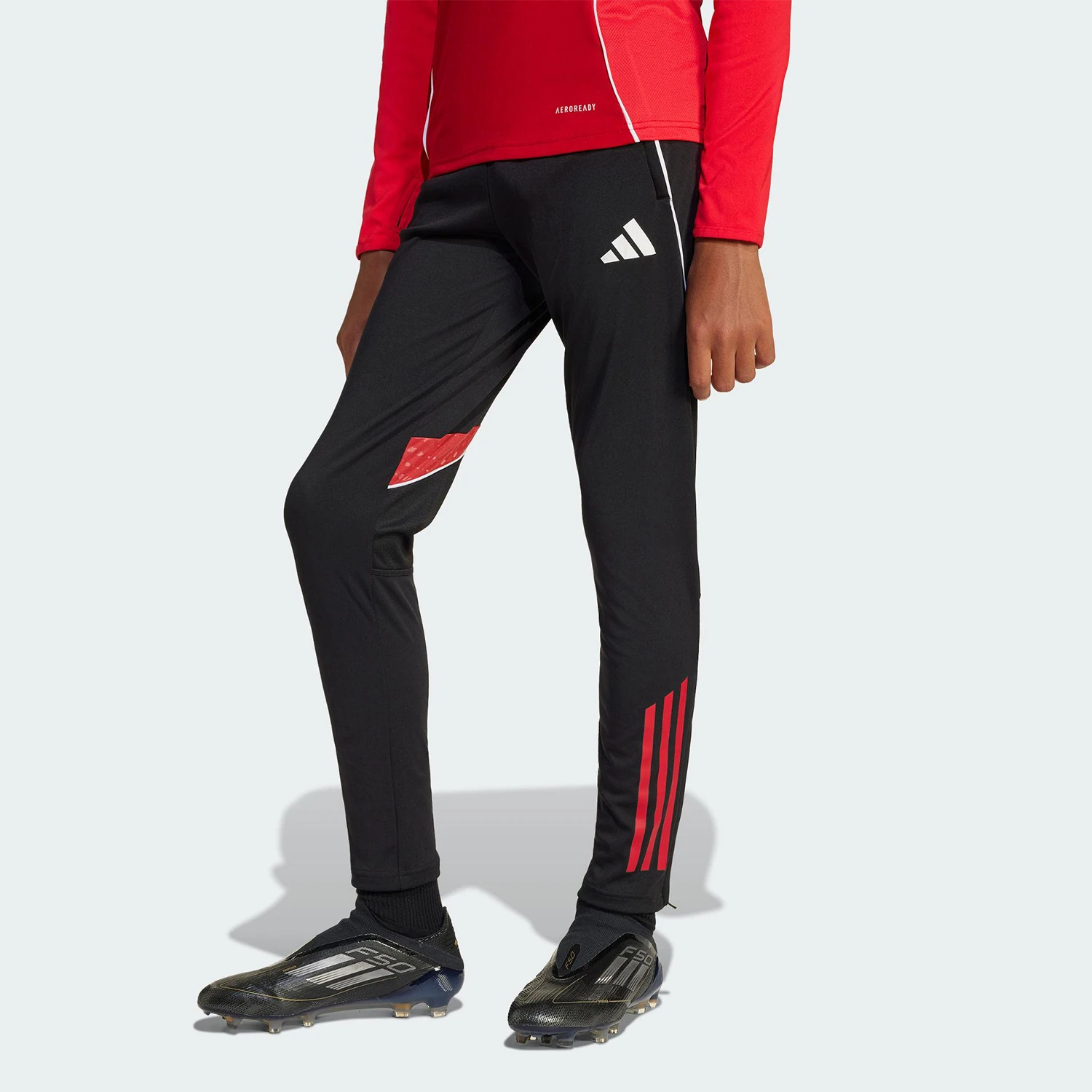 Детские дышащие брюки свободного кроя Adidas Originals Soccer Training JI6499
Детские дышащие брюки свободного кроя Adidas Originals Soccer Training JI6499