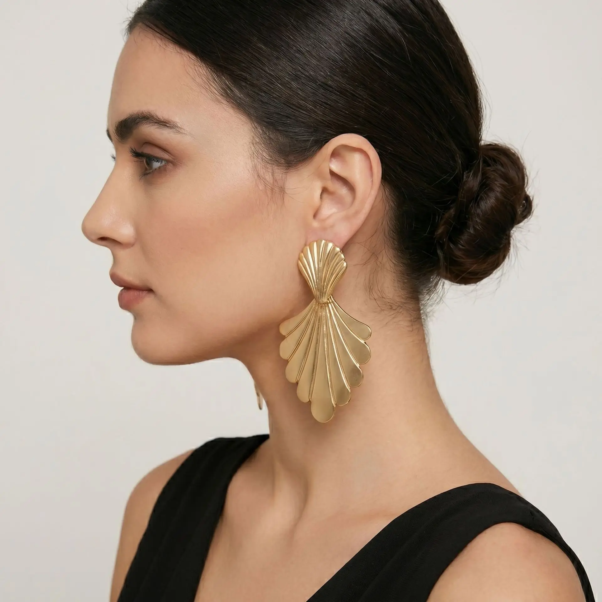 Wind Retro Shell Long Earrings Personalized Fashion Exaggerated Geometric Earrings Pendant Earrings Women
Wind Retro Shell Long Earrings Personalized Fashion Exaggerated Geometric Earrings Pendant Earrings Women