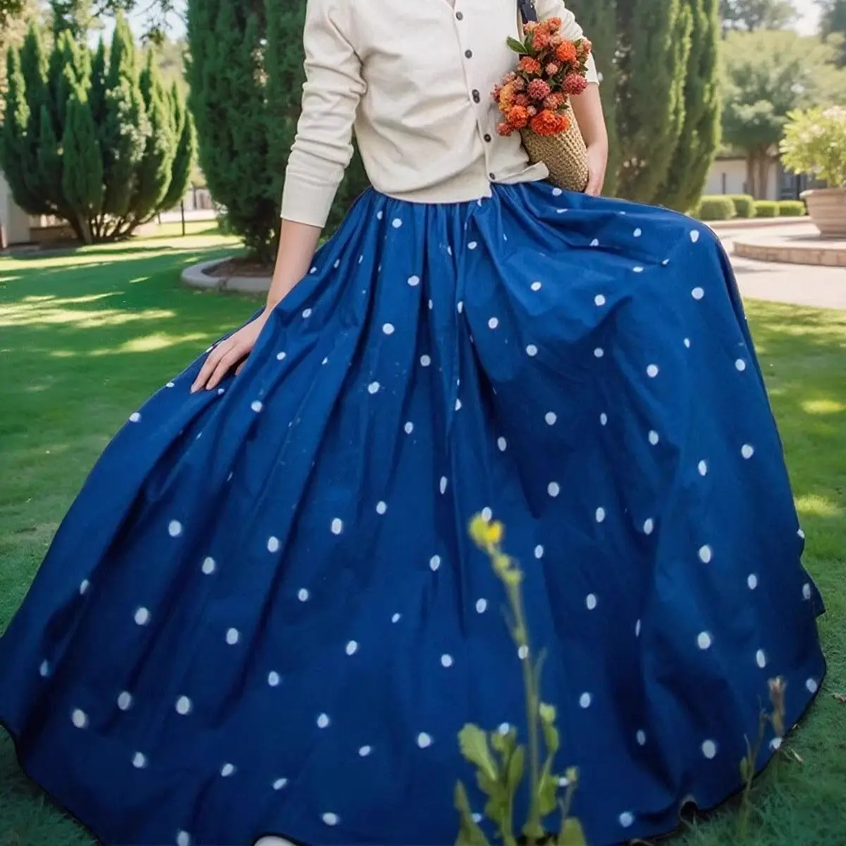 2024 Autumn Plus Size French Style Blue Polka Dot Skirt for Women Slimming High Waist A Line Skirt Elegant Printed Casual Outfit
2024 Autumn Plus Size French Style Blue Polka Dot Skirt for Women Slimming High Waist A Line Skirt Elegant Printed Casual Outfit