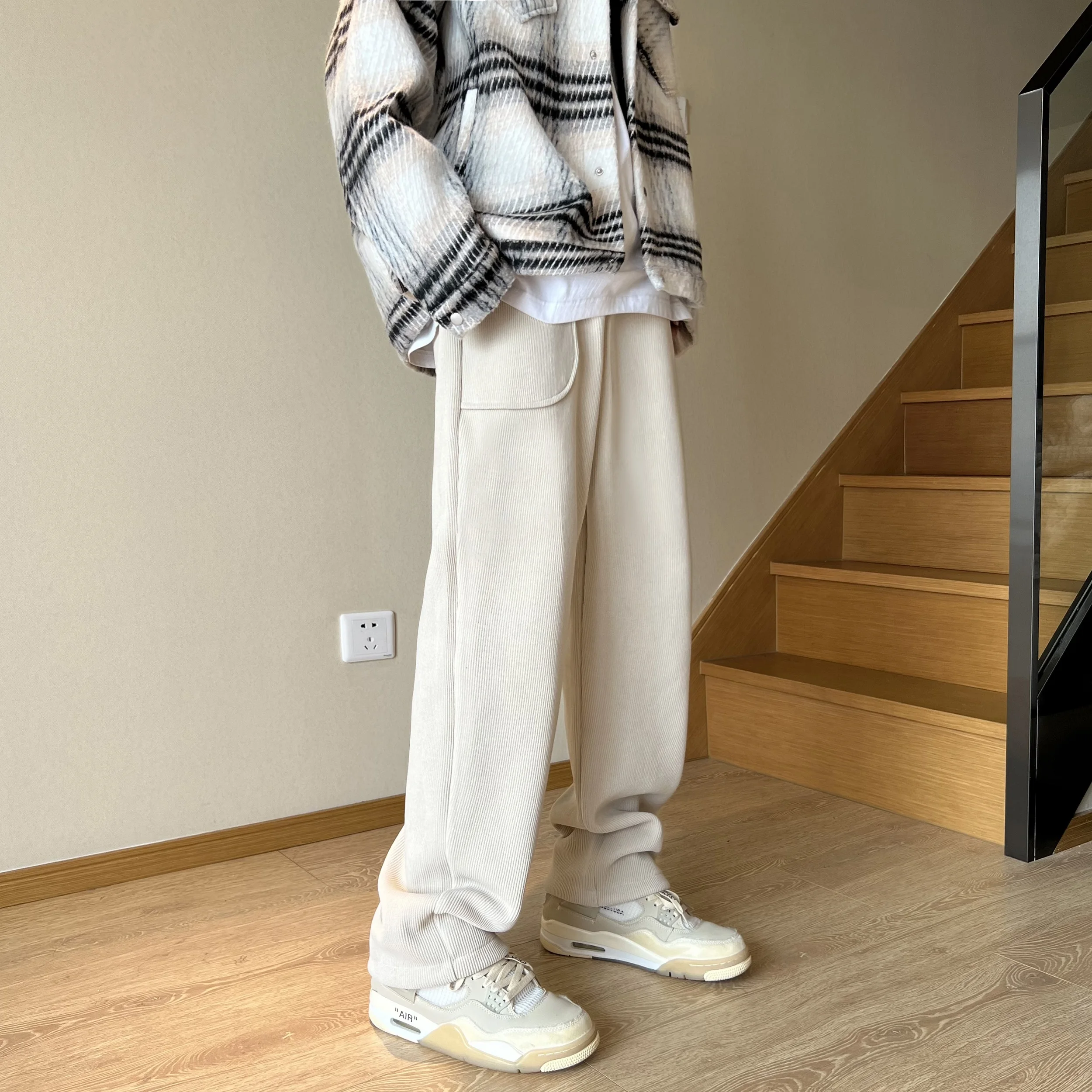 Men's Thiened Corduroy Straight Leg Loose Fit Sports Pants Autumn Winter Casual Long Trousers Faionable Youth Sle
Men's Thiened Corduroy Straight Leg Loose Fit Sports Pants Autumn Winter Casual Long Trousers Faionable Youth Sle