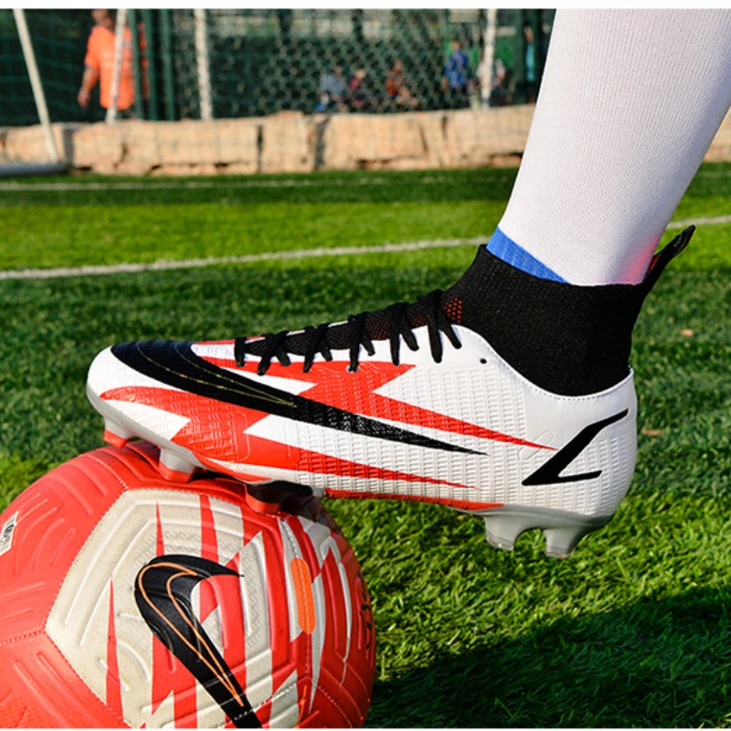 Anti-Slip Soccer Cleats Men's Lightweight Football Shoes Reinforced Toe Cap Durable TPU Outsole for Turf Artificial Grass
Anti-Slip Soccer Cleats Men's Lightweight Football Shoes Reinforced Toe Cap Durable TPU Outsole for Turf Artificial Grass