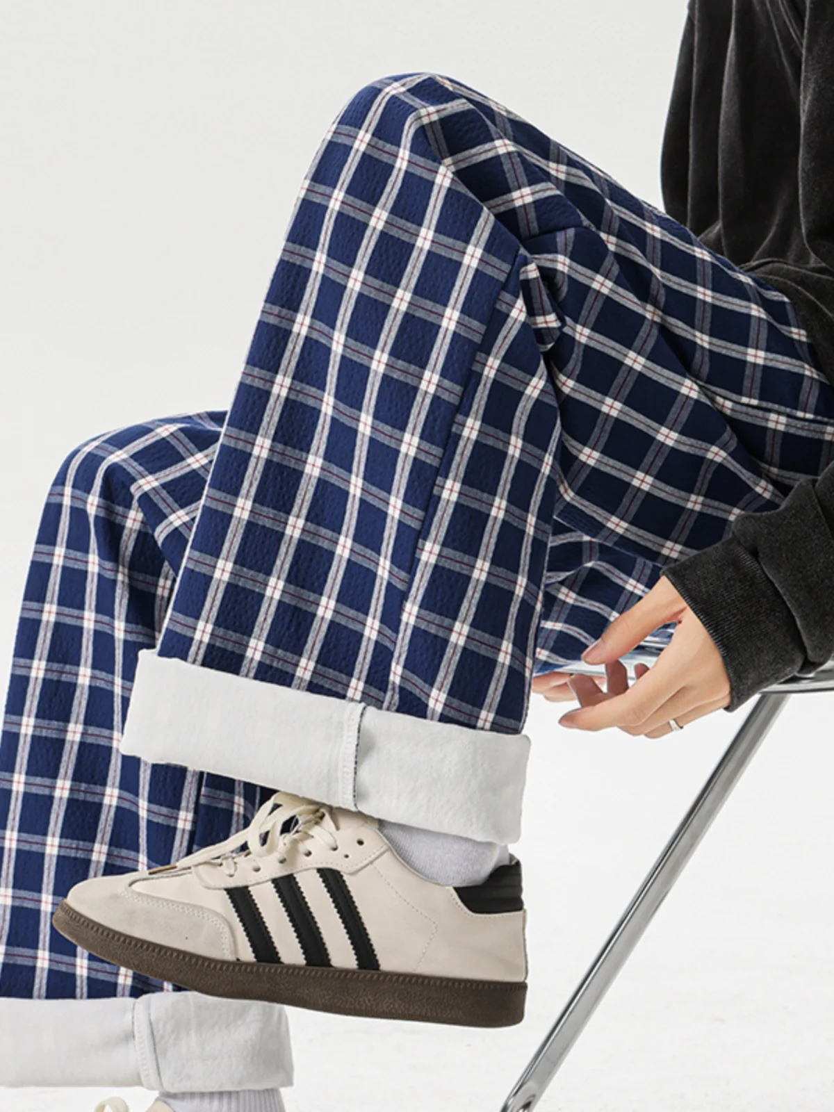 Loose Fit Men's Autumn Winter Plaid Wide Leg Pants Vintage Sle Comfortable Casual Trousers mid Waist Straight Cut Trousers
Loose Fit Men's Autumn Winter Plaid Wide Leg Pants Vintage Sle Comfortable Casual Trousers mid Waist Straight Cut Trousers