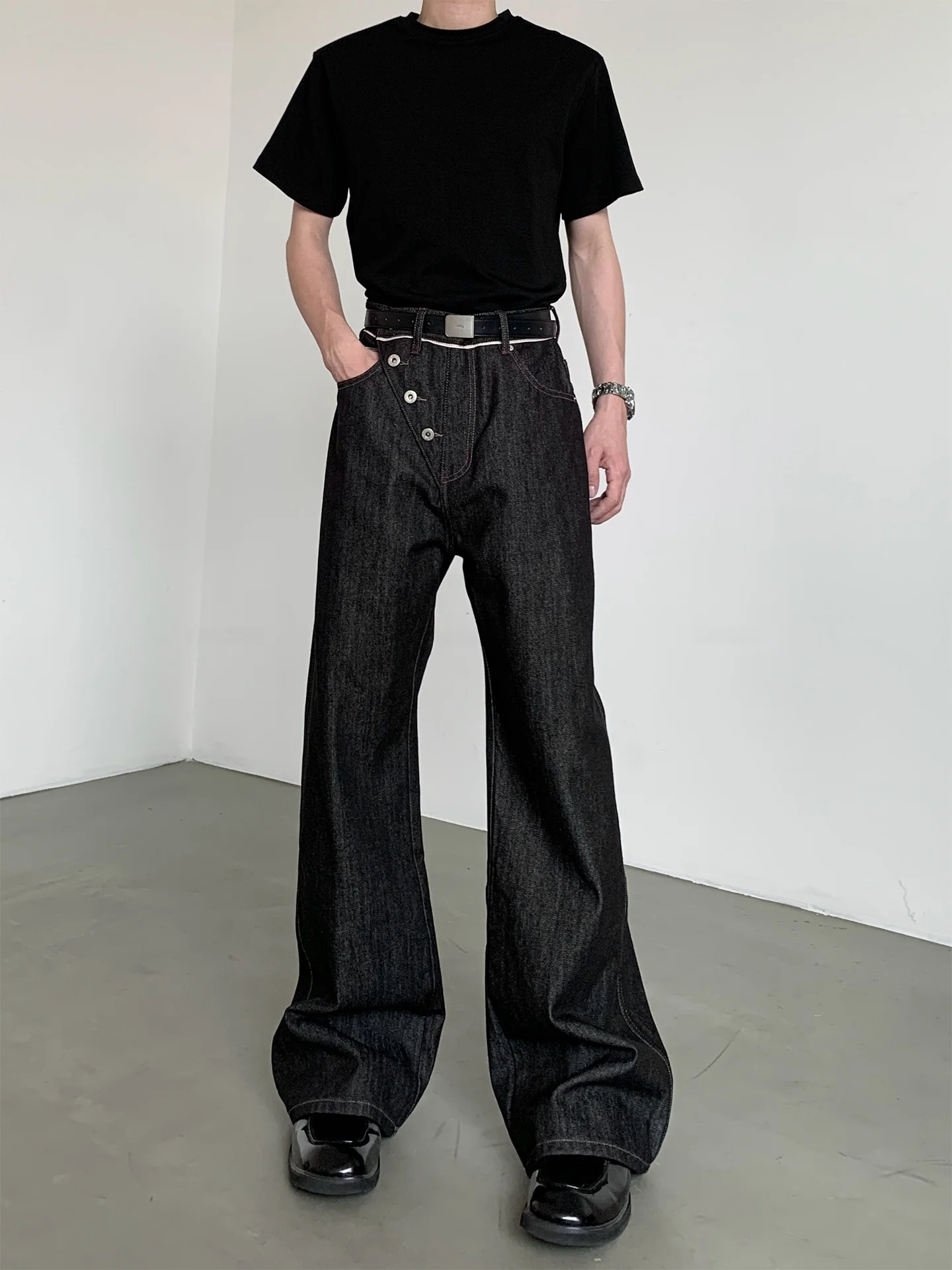 MARTHENAUT Men's Original Denim Jeans High Street Style Micro Flare Loose Fit Long Trousers Trendy Design Sense Button
MARTHENAUT Men's Original Denim Jeans High Street Style Micro Flare Loose Fit Long Trousers Trendy Design Sense Button