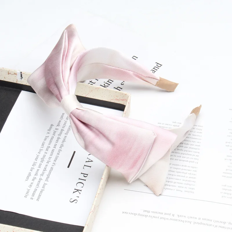 Super Fairy Gradient Color Bow Headband Layered High Crown Wide Band High-end Satin Simple Hairband Hair Accessory
Super Fairy Gradient Color Bow Headband Layered High Crown Wide Band High-end Satin Simple Hairband Hair Accessory