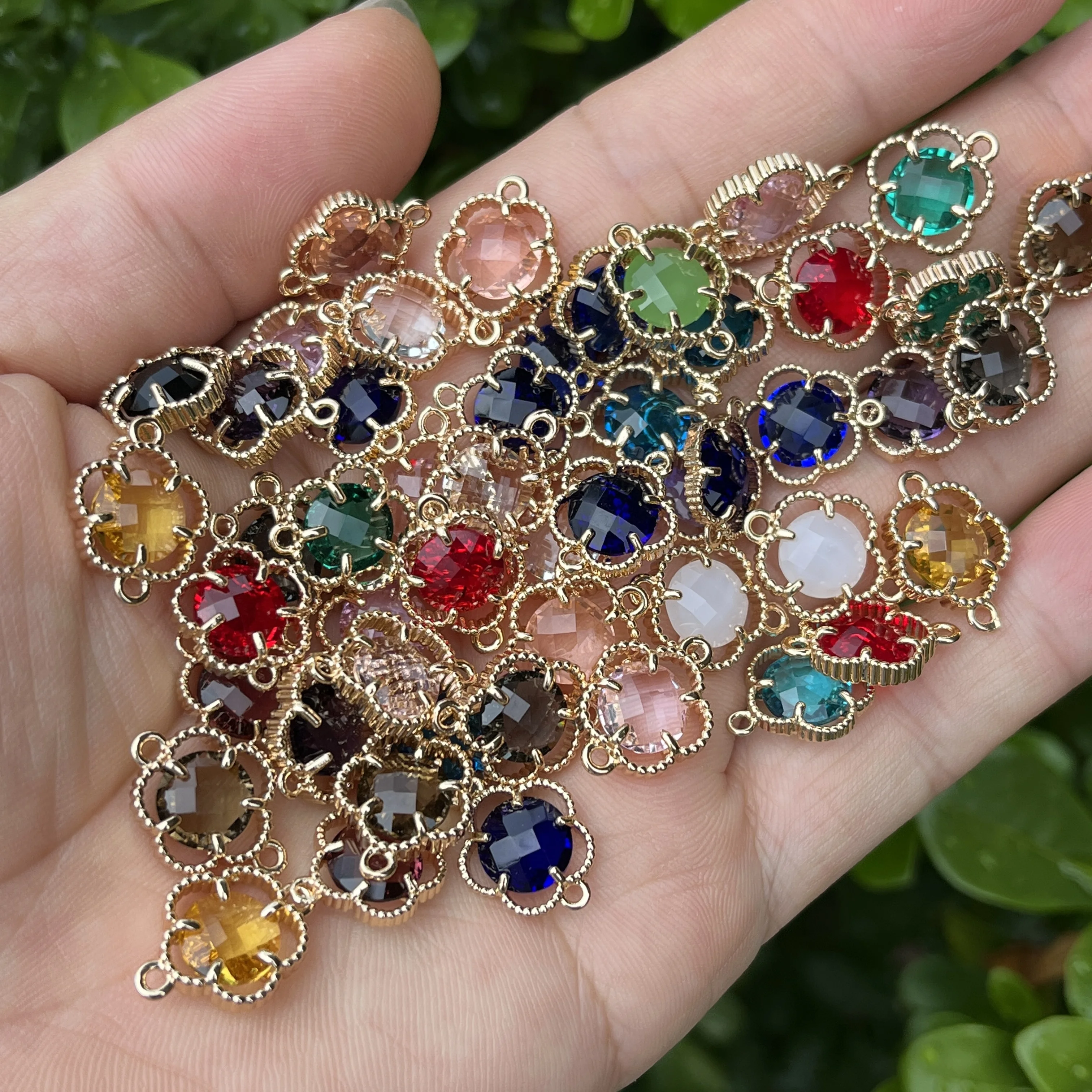 50pcs/ Bag Fashion Geometric square Diamond Crystal Pendants Star Flower Shape Glass Charms With Loops for DIY Necklaces
50pcs/ Bag Fashion Geometric square Diamond Crystal Pendants Star Flower Shape Glass Charms With Loops for DIY Necklaces