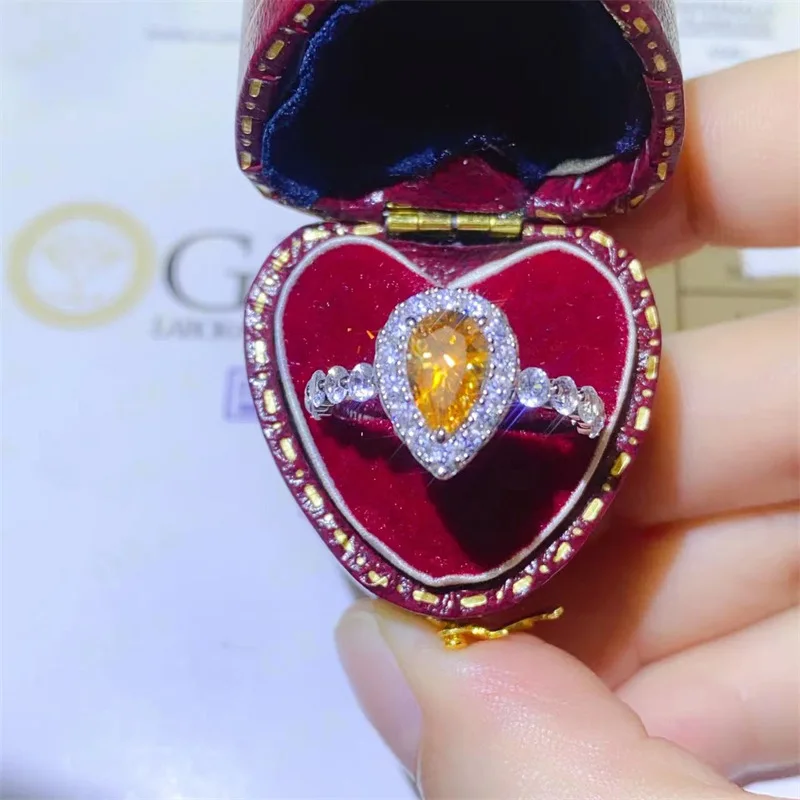 Luxury Platinum Solid Platinum PT950 Women's Ring Diamond Yellow Water Drop Exquisite Banquet Gift
Luxury Platinum Solid Platinum PT950 Women's Ring Diamond Yellow Water Drop Exquisite Banquet Gift