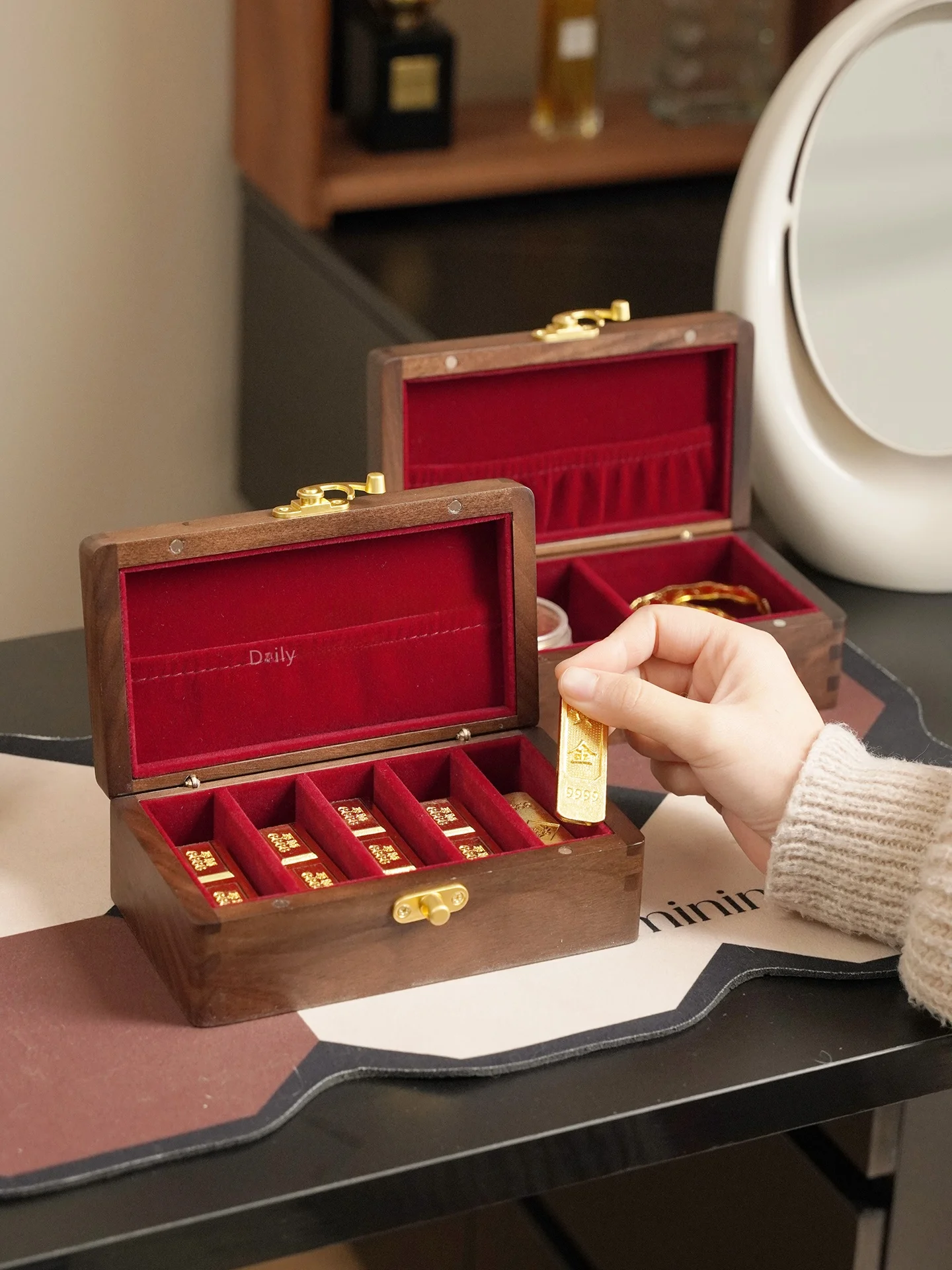 Large Capaci Bla Walnut Wood Storage Box for Gold Bars Industrial Bank Gold Gift Box Emp Box Home Storage Organizer
Large Capaci Bla Walnut Wood Storage Box for Gold Bars Industrial Bank Gold Gift Box Emp Box Home Storage Organizer