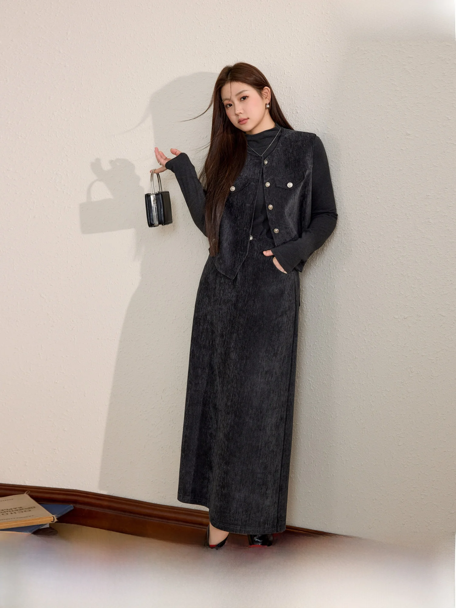 Slimming Effectiveness plus Size Base Shirt Three Piece Set with Vest And Half Skirt for Weight Loss And Tummy Control
Slimming Effectiveness plus Size Base Shirt Three Piece Set with Vest And Half Skirt for Weight Loss And Tummy Control