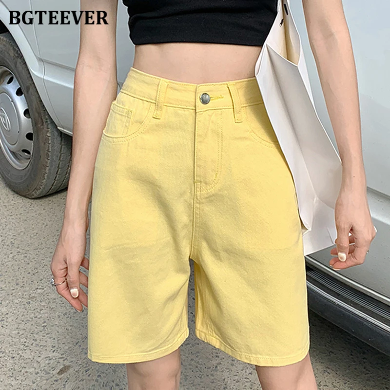 BGTEEVER Casual High Waist Pockets Solid Ladies Jeans Shorts Summer Y2K Loose Button Straight Women Denim Shorts
BGTEEVER Casual High Waist Pockets Solid Ladies Jeans Shorts Summer Y2K Loose Button Straight Women Denim Shorts