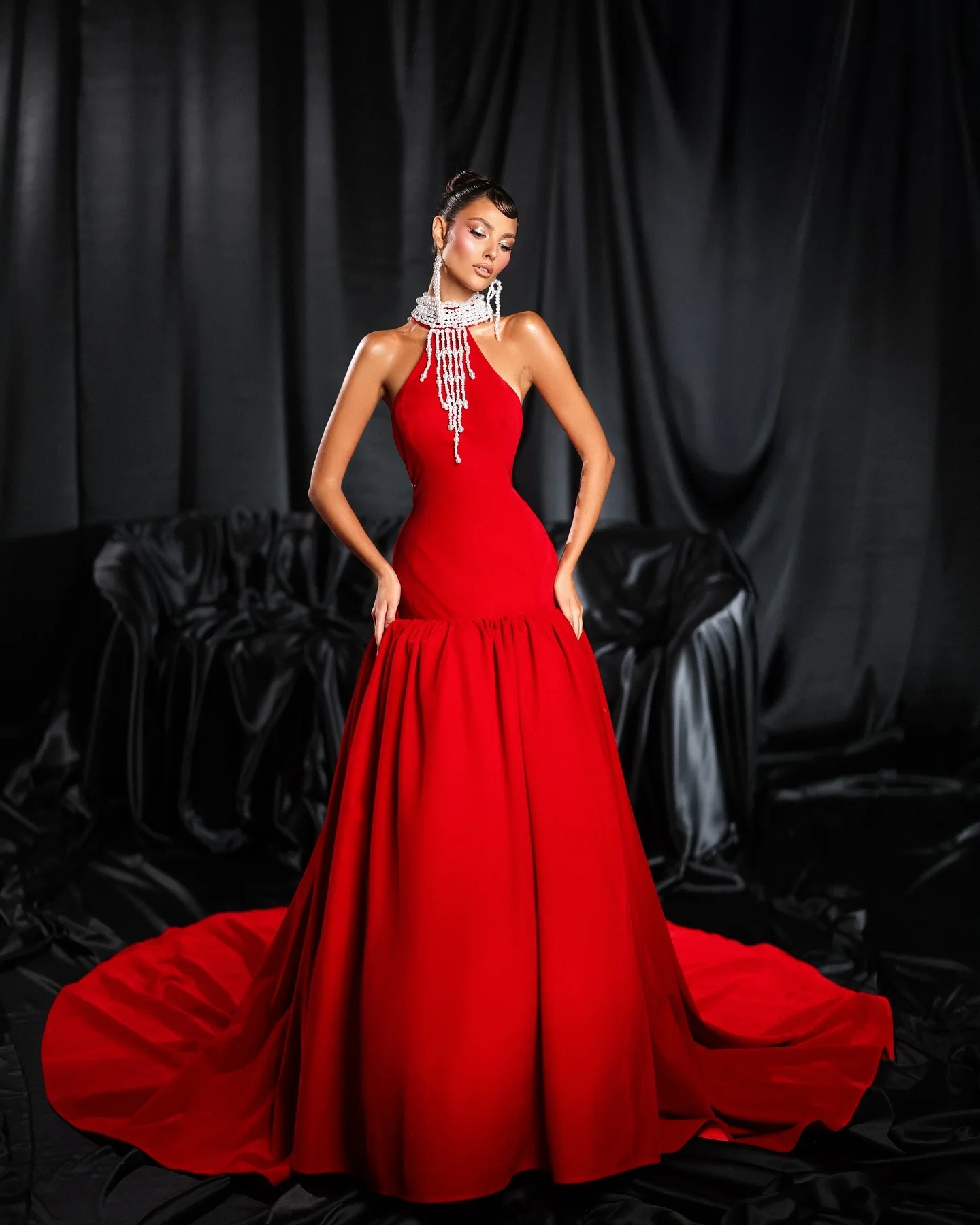 Customized Sexy Satin Beading Pearls Evening Dresses Temperament Sleeveless Halter Cocktail Dress Custom Size Party Dr
Customized Sexy Satin Beading Pearls Evening Dresses Temperament Sleeveless Halter Cocktail Dress Custom Size Party Dr