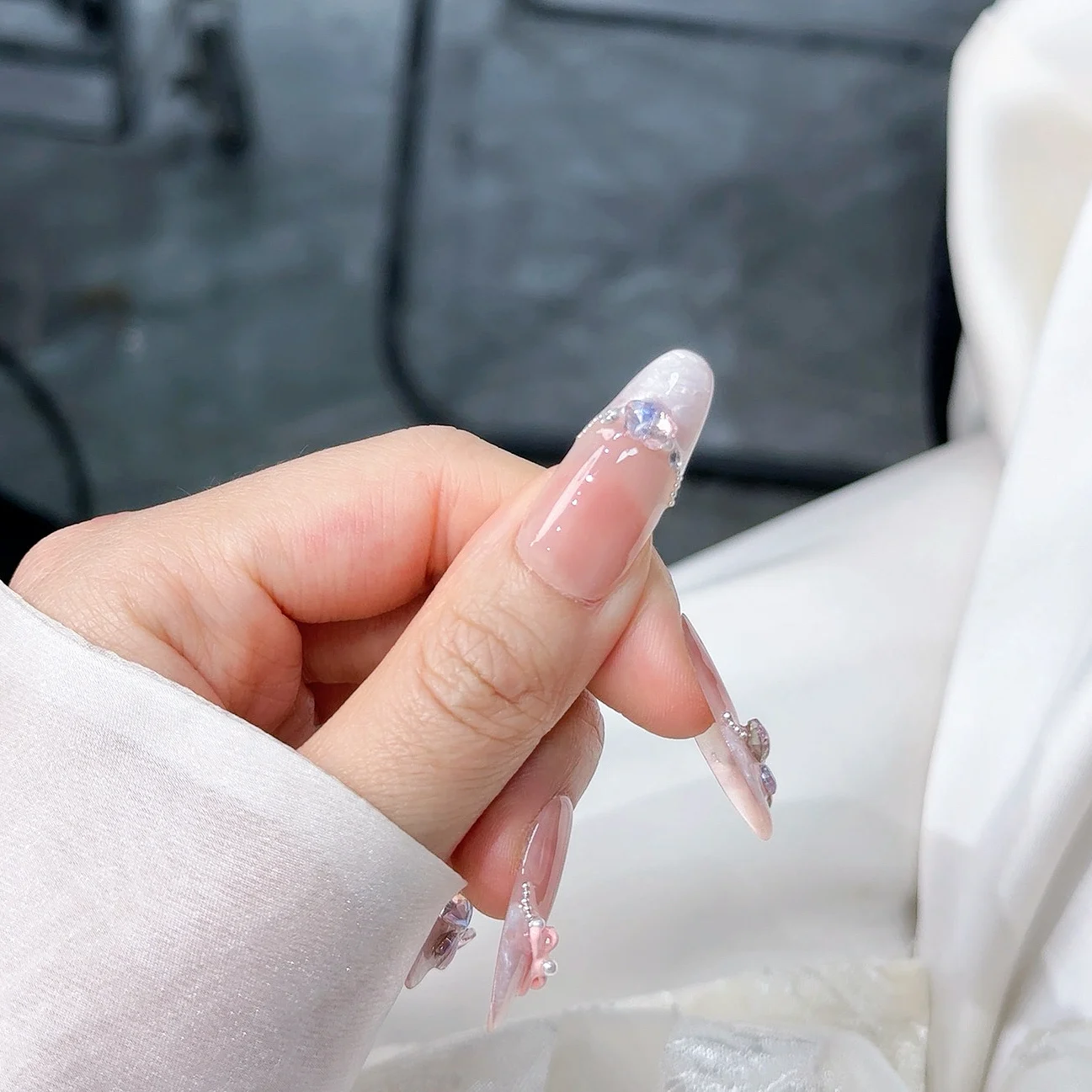 10Pcs Long Oval French Handmade Press on False Nails Wearable Nail Art Tips Reuse Finished Fake Nails With Crystal Butterfly
10Pcs Long Oval French Handmade Press on False Nails Wearable Nail Art Tips Reuse Finished Fake Nails With Crystal Butterfly