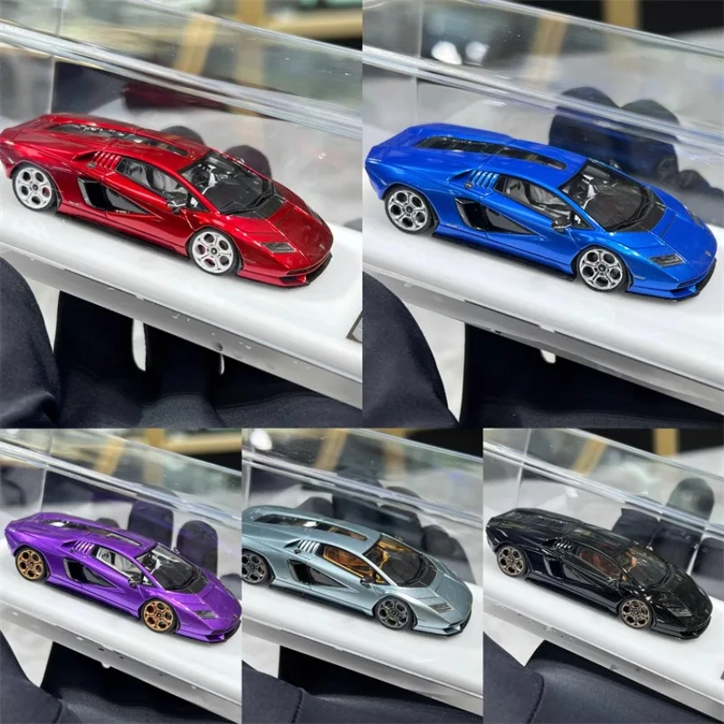 Stock 1:64 Lamborghini Countach LPI 800-4 die-cast resin car model, boys' toy, children's festival gift, adult decoration.
Stock 1:64 Lamborghini Countach LPI 800-4 die-cast resin car model, boys' toy, children's festival gift, adult decoration.