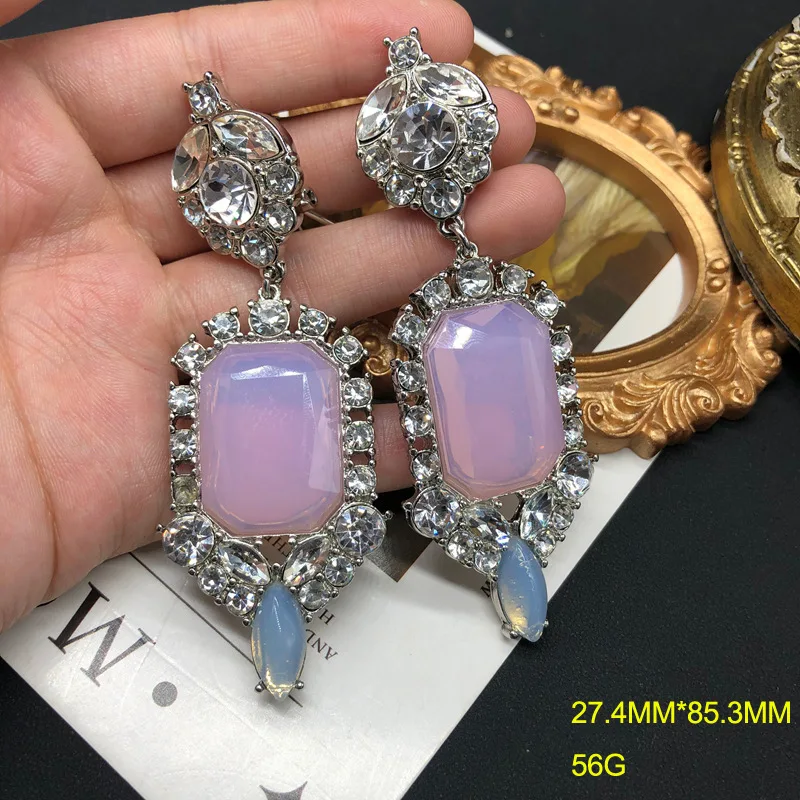 Retro Style Earrings Design Sense Fashionable and Elegant Protein Purple Faceted Gemstone Diamond Inlaid Stud Earrings Ear Shot
Retro Style Earrings Design Sense Fashionable and Elegant Protein Purple Faceted Gemstone Diamond Inlaid Stud Earrings Ear Shot