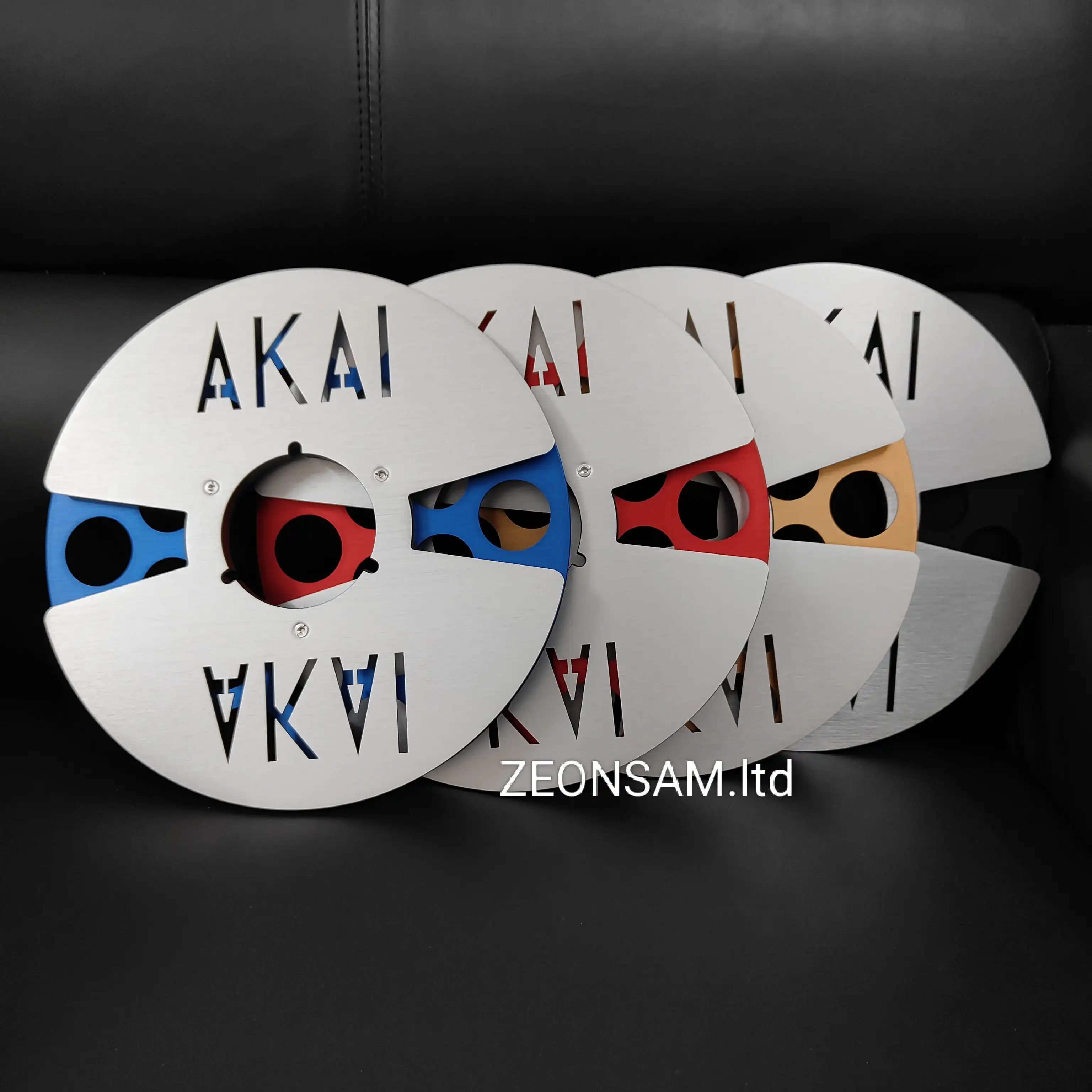 Алюминиевые пустые катушки AKAI 10 дюймов x ¼ дюйма для магнитофонов (для намотки ленты)
Алюминиевые пустые катушки AKAI 10 дюймов x ¼ дюйма для магнитофонов (для намотки ленты)