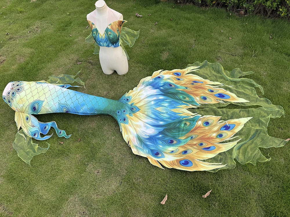 HD Peacock Blue Luang Mermaid Mahina Big Tail Aquarium Mermaid Performance Diving Training Swimsuit COS Mermaid Costume
HD Peacock Blue Luang Mermaid Mahina Big Tail Aquarium Mermaid Performance Diving Training Swimsuit COS Mermaid Costume