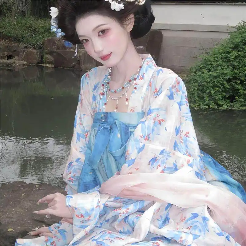 Hanfu women's chest-length large-sleeved broken skirt spring and summer Chinese style light blue two-piece suit color
Hanfu women's chest-length large-sleeved broken skirt spring and summer Chinese style light blue two-piece suit color
