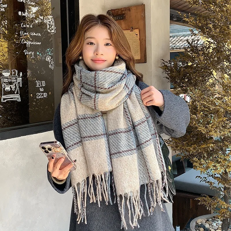 Scarves for Spring and Autumn
Scarves for Spring and Autumn