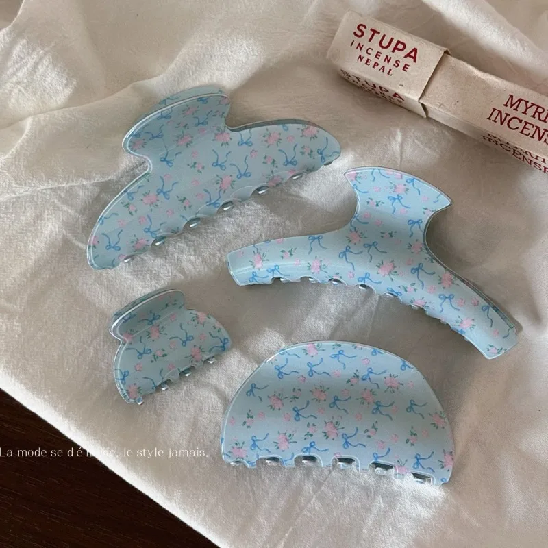 Women Blue Floral Acetic Acid Shark Hair Claws Spring Summer Back Head Semi Tie Hair Grab Clip High End Hair Accessories
Women Blue Floral Acetic Acid Shark Hair Claws Spring Summer Back Head Semi Tie Hair Grab Clip High End Hair Accessories