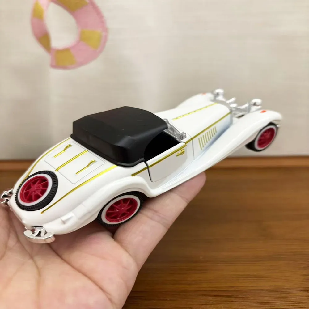 1:32 сплав Austin Di Rover винтажный классический автомобиль черная модель игрушечного автомобиля на крыше
1:32 сплав Austin Di Rover винтажный классический автомобиль черная модель игрушечного автомобиля на крыше