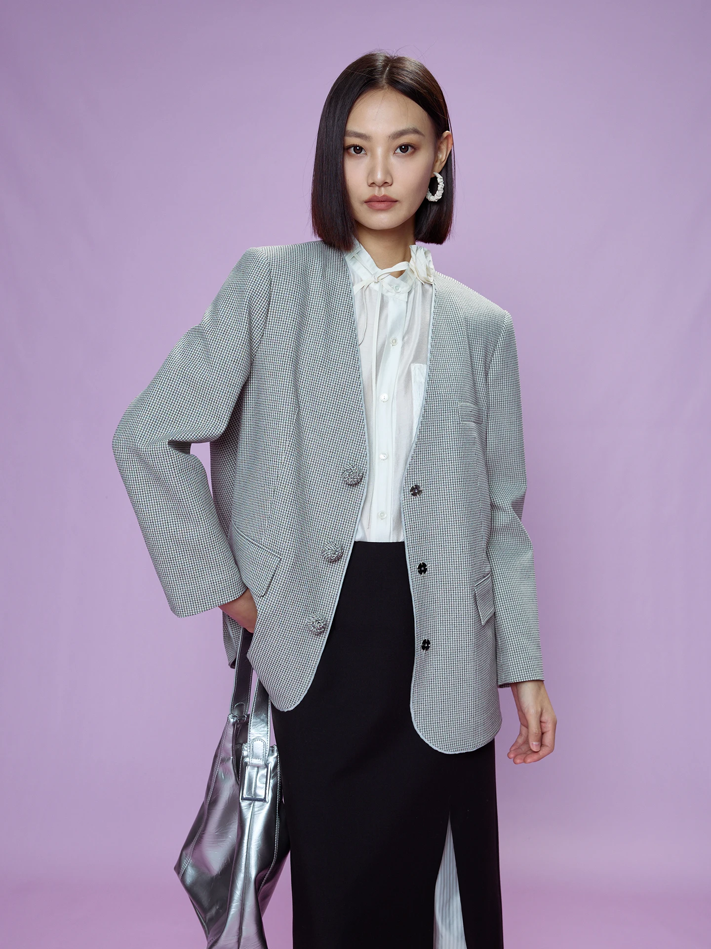 Женский костюм Fay-Fayee в стиле ретро с клетчатым узором и пуговицами-розами, весенняя новинка, из полиэстера, повседневная верхняя одежда для работы, с длинными рукавами
Женский костюм Fay-Fayee в стиле ретро с клетчатым узором и пуговицами-розами, весенняя новинка, из полиэстера, повседневная верхняя одежда для работы, с длинными рукавами