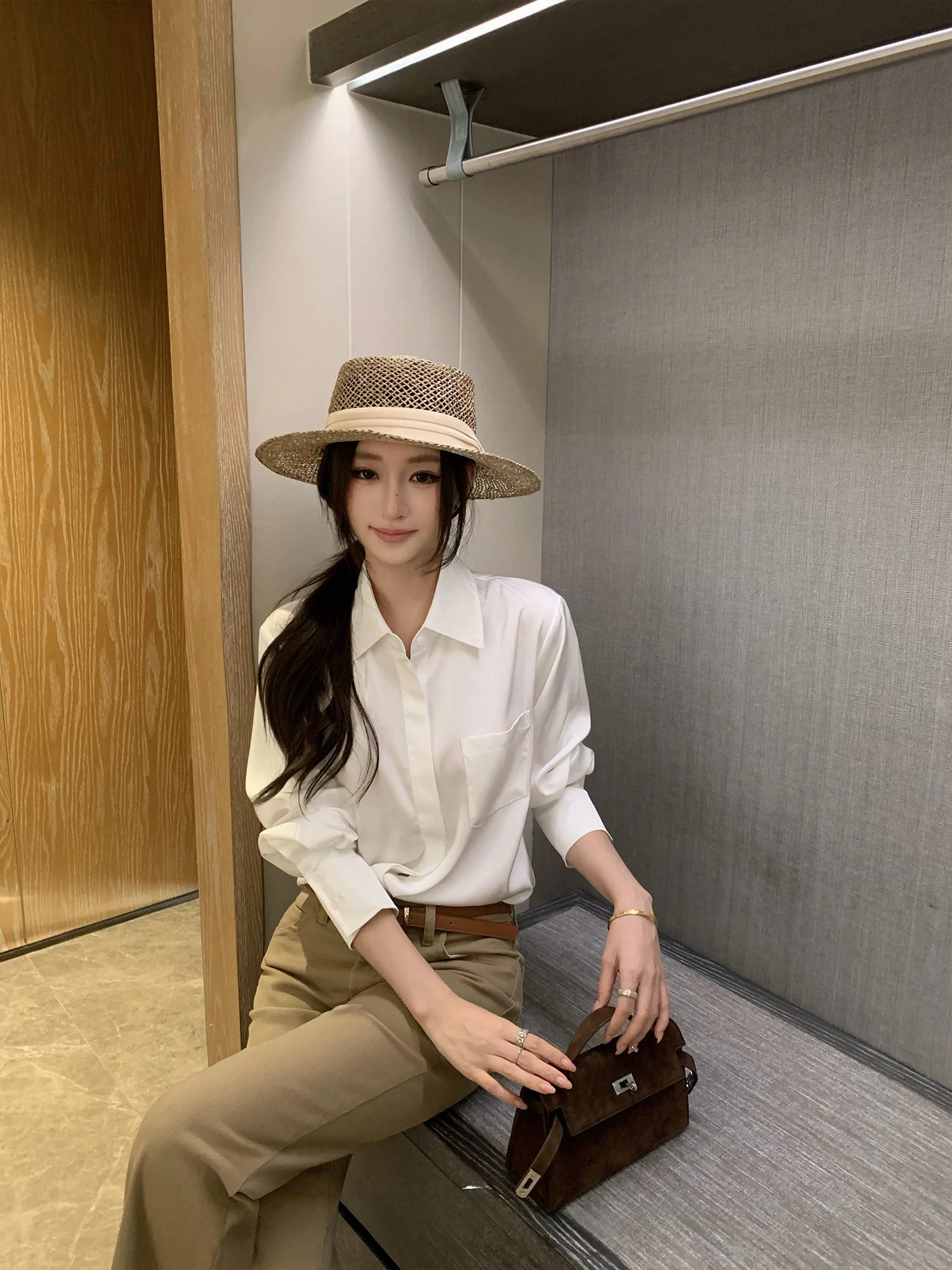 Chen Mi Fan Women's Satin Long Sve irt Collared Commute Friendly Loose Fit Polyester Fiber lectual Sle Spring 2026
Chen Mi Fan Women's Satin Long Sve irt Collared Commute Friendly Loose Fit Polyester Fiber lectual Sle Spring 2026