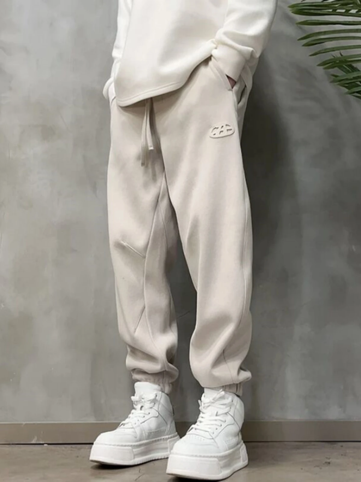 Мужские утепленные спортивные брюки на флисовой подкладке, осенне-зимние, новые, в стиле Harlan, простые, теплые, для молодежи
Мужские утепленные спортивные брюки на флисовой подкладке, осенне-зимние, новые, в стиле Harlan, простые, теплые, для молодежи