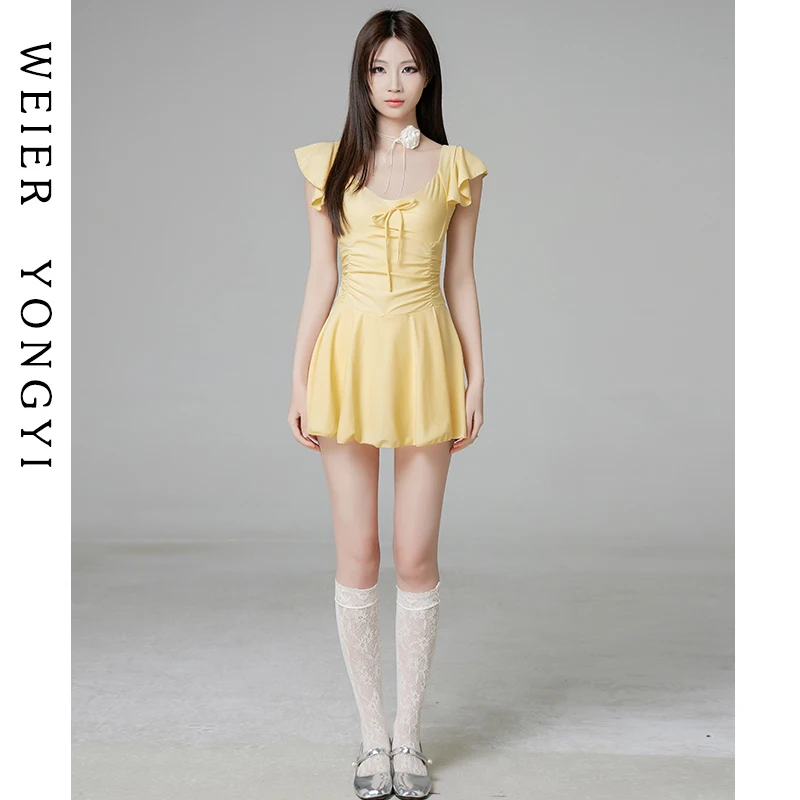 Женский слитный купальник 2025 года, новинка, с юбкой, консервативный дизайн, скрывающий живот, утягивающий, для небольшой груди, с эффектом пуш-ап, для отпуска
Женский слитный купальник 2025 года, новинка, с юбкой, консервативный дизайн, скрывающий живот, утягивающий, для небольшой груди, с эффектом пуш-ап, для отпуска