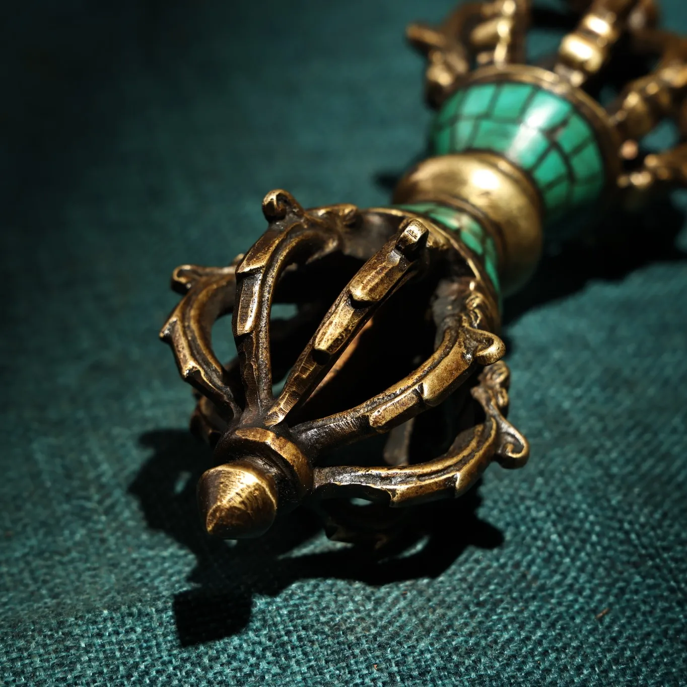 6"Tibetan Temple Collection Old Bronze Cinnabar Mosaic Gem Turquoise Nine Shares Dorje Vajra Phurpa Amulet Town house Exorcism
6"Tibetan Temple Collection Old Bronze Cinnabar Mosaic Gem Turquoise Nine Shares Dorje Vajra Phurpa Amulet Town house Exorcism