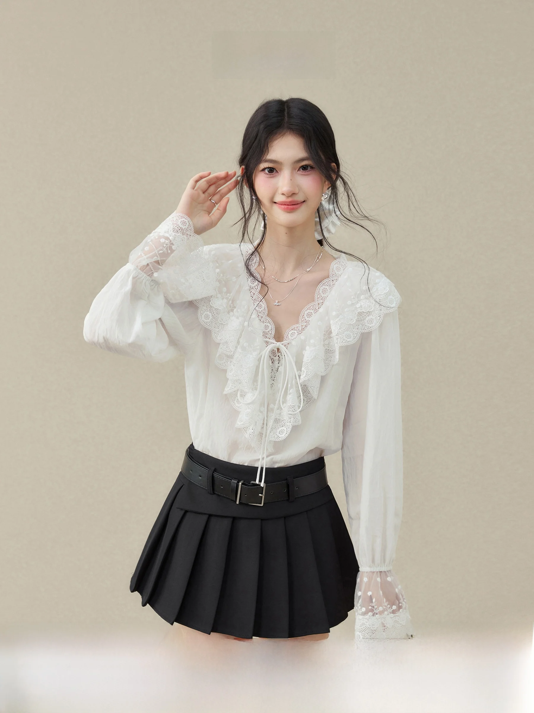 Casual Style Lace Shirt Women's Slim Fit Bell Sleeve Doll Collar Castle Cream Top Breathable Skin-Friendly Long Sleeve V-Neck
Casual Style Lace Shirt Women's Slim Fit Bell Sleeve Doll Collar Castle Cream Top Breathable Skin-Friendly Long Sleeve V-Neck
