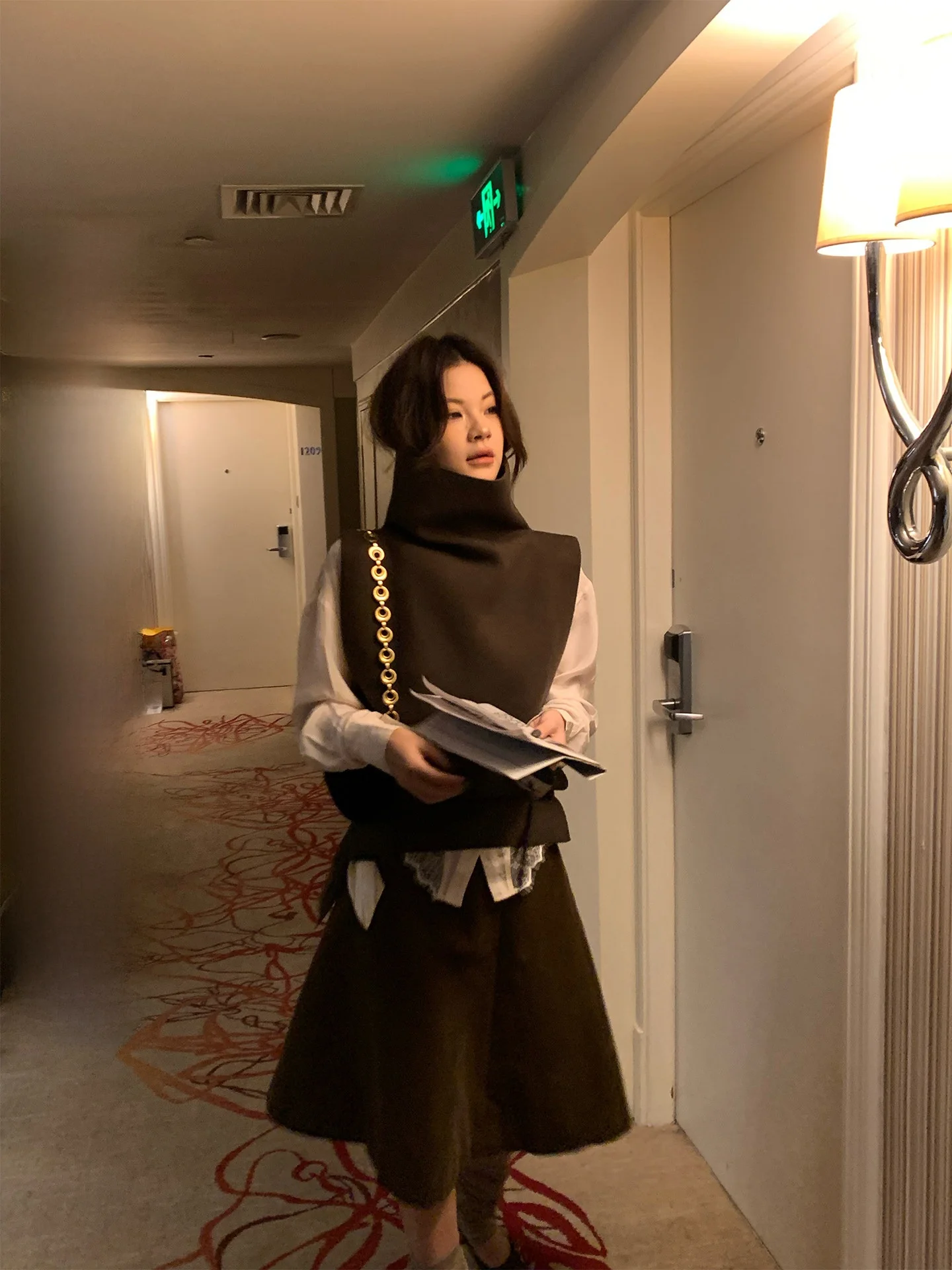 Retro Corduroy Patchwork Belted A-Line Midi Skirt Women's Autumn Winter Faion Versatile Cotton Casual Skirts
Retro Corduroy Patchwork Belted A-Line Midi Skirt Women's Autumn Winter Faion Versatile Cotton Casual Skirts