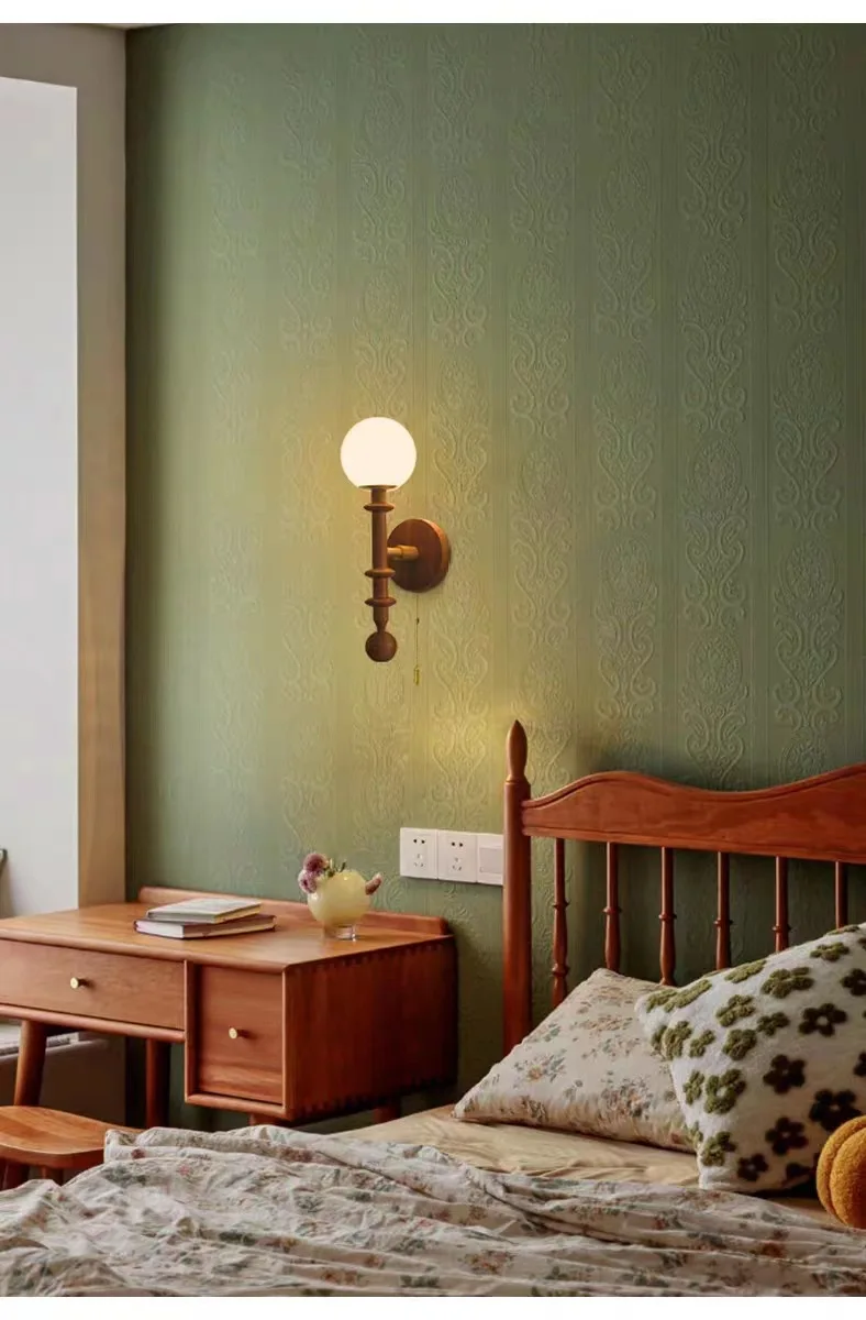 French retro used wall lamp, bedroom bedside lamp, American new Chinese living room mirror lamp with pull wire switch lamp
French retro used wall lamp, bedroom bedside lamp, American new Chinese living room mirror lamp with pull wire switch lamp