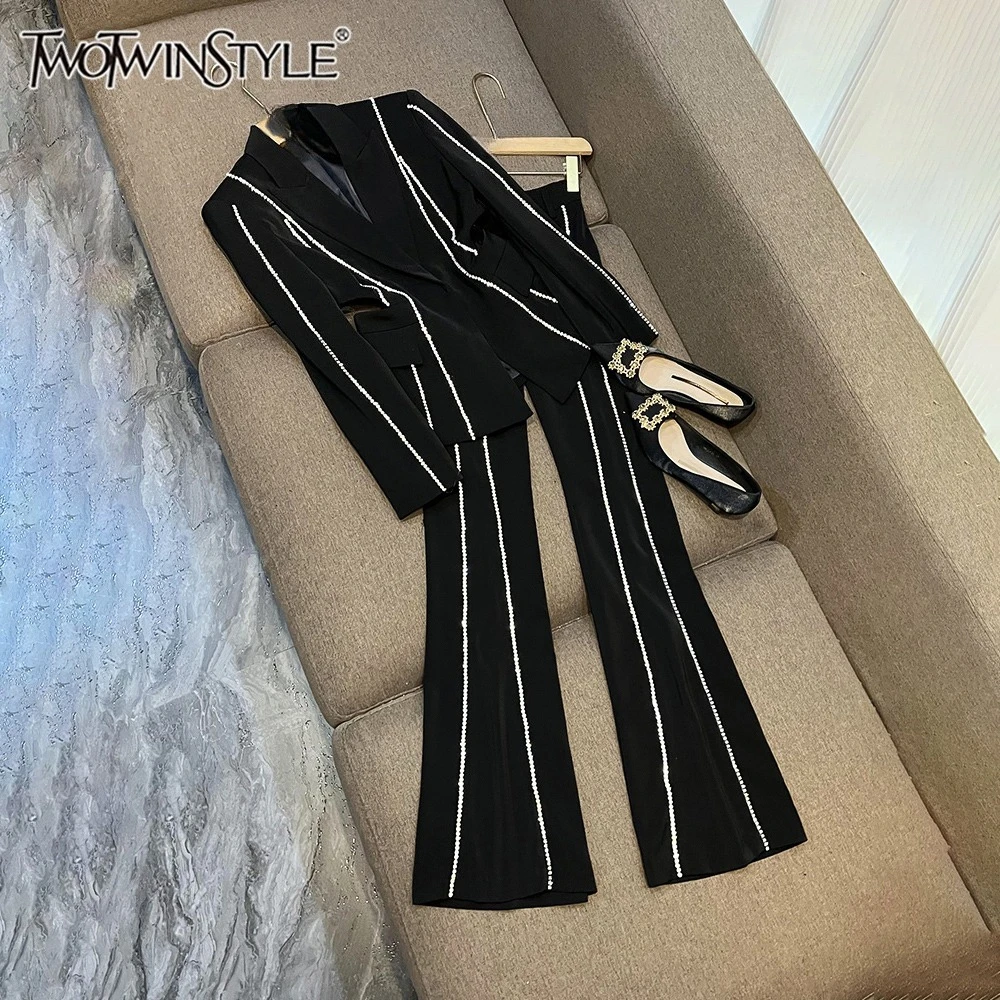 TWOTWINSTYLE Temperament Two Piece Sets For Women Lapel Long Sleeve Top High Waist Pants Chic Set Female Fashion New YSE106968
TWOTWINSTYLE Temperament Two Piece Sets For Women Lapel Long Sleeve Top High Waist Pants Chic Set Female Fashion New YSE106968