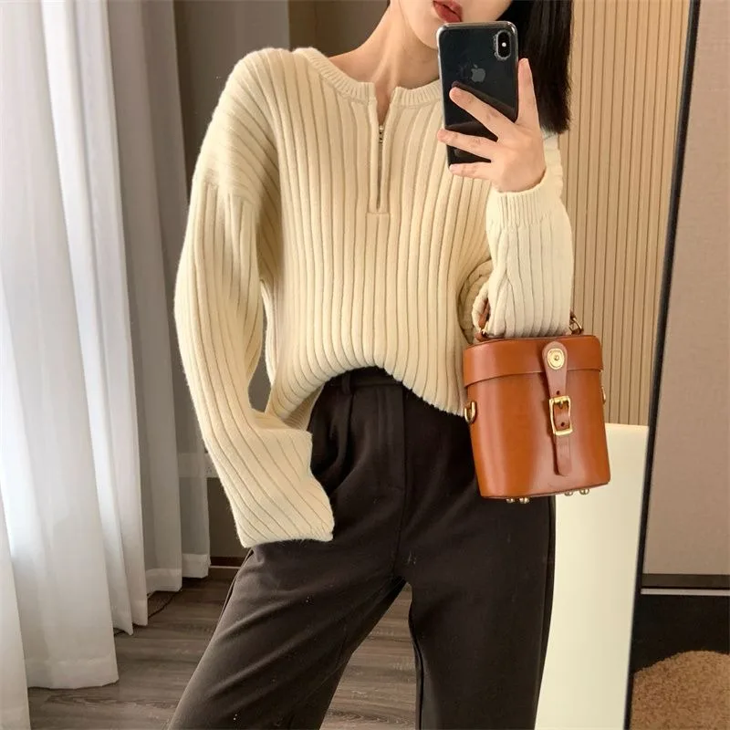 Pullover Female 2023 Autumn/Winter Vintage Commuter Versatile Foreigner Solid O Neck Zipper Long Sleeve Coat Sweater Knit Women
Pullover Female 2023 Autumn/Winter Vintage Commuter Versatile Foreigner Solid O Neck Zipper Long Sleeve Coat Sweater Knit Women
