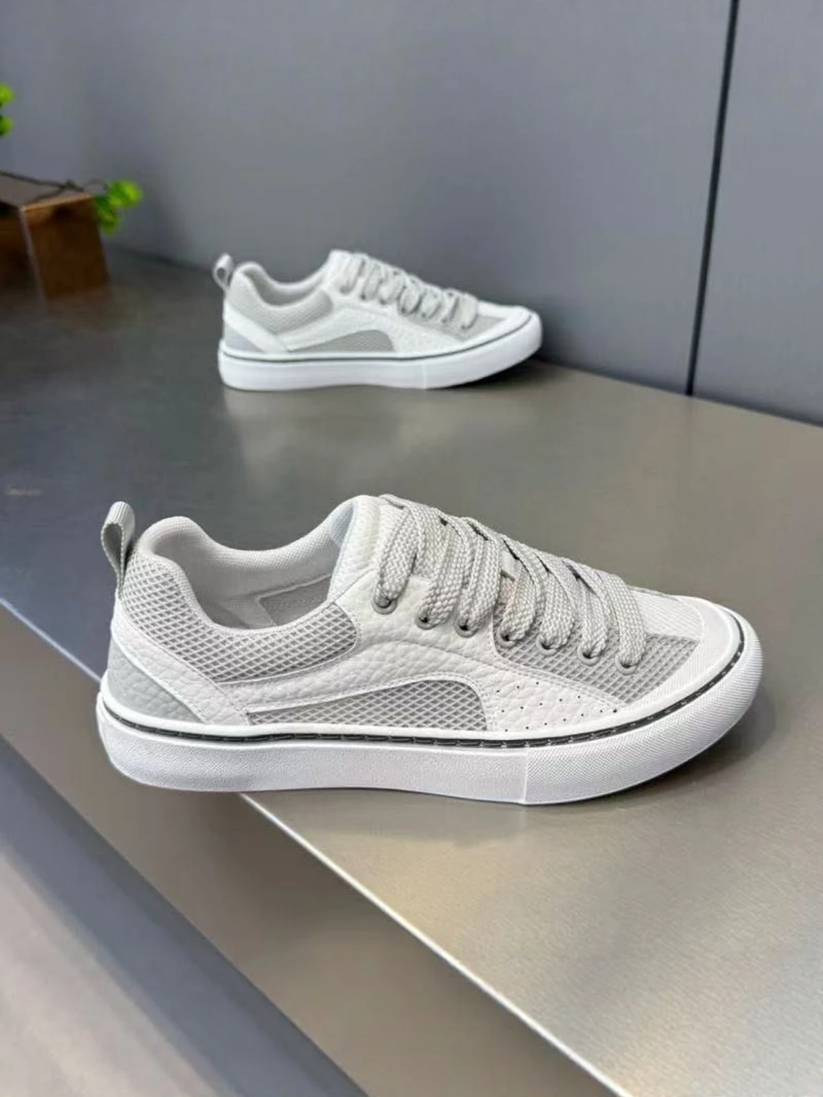 Men's Summer Breathable Casual Outdoor Shoes Anti-slip Soft Bottom Sports Fashionable White Shoes Comfortable All-rounder Sli...
Men's Summer Breathable Casual Outdoor Shoes Anti-slip Soft Bottom Sports Fashionable White Shoes Comfortable All-rounder Sli...