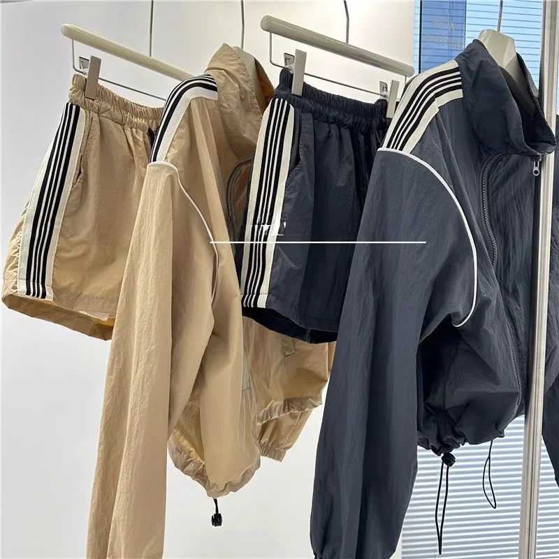 Мужской повседневный комплект спортивной одежды с застежкой-молнией, солнцезащитная одежда, свободные сращивания, большой размер 36, Pou ort Sve irt orts...
Мужской повседневный комплект спортивной одежды с застежкой-молнией, солнцезащитная одежда, свободные сращивания, большой размер 36, Pou ort Sve irt orts...