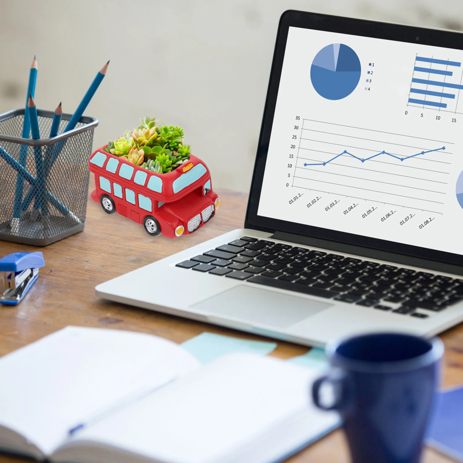 Double-Deck Bus Flowerpot Resin Small Cartoon Car Container Stable Odorless Decorative Resin Flower Pot
Double-Deck Bus Flowerpot Resin Small Cartoon Car Container Stable Odorless Decorative Resin Flower Pot