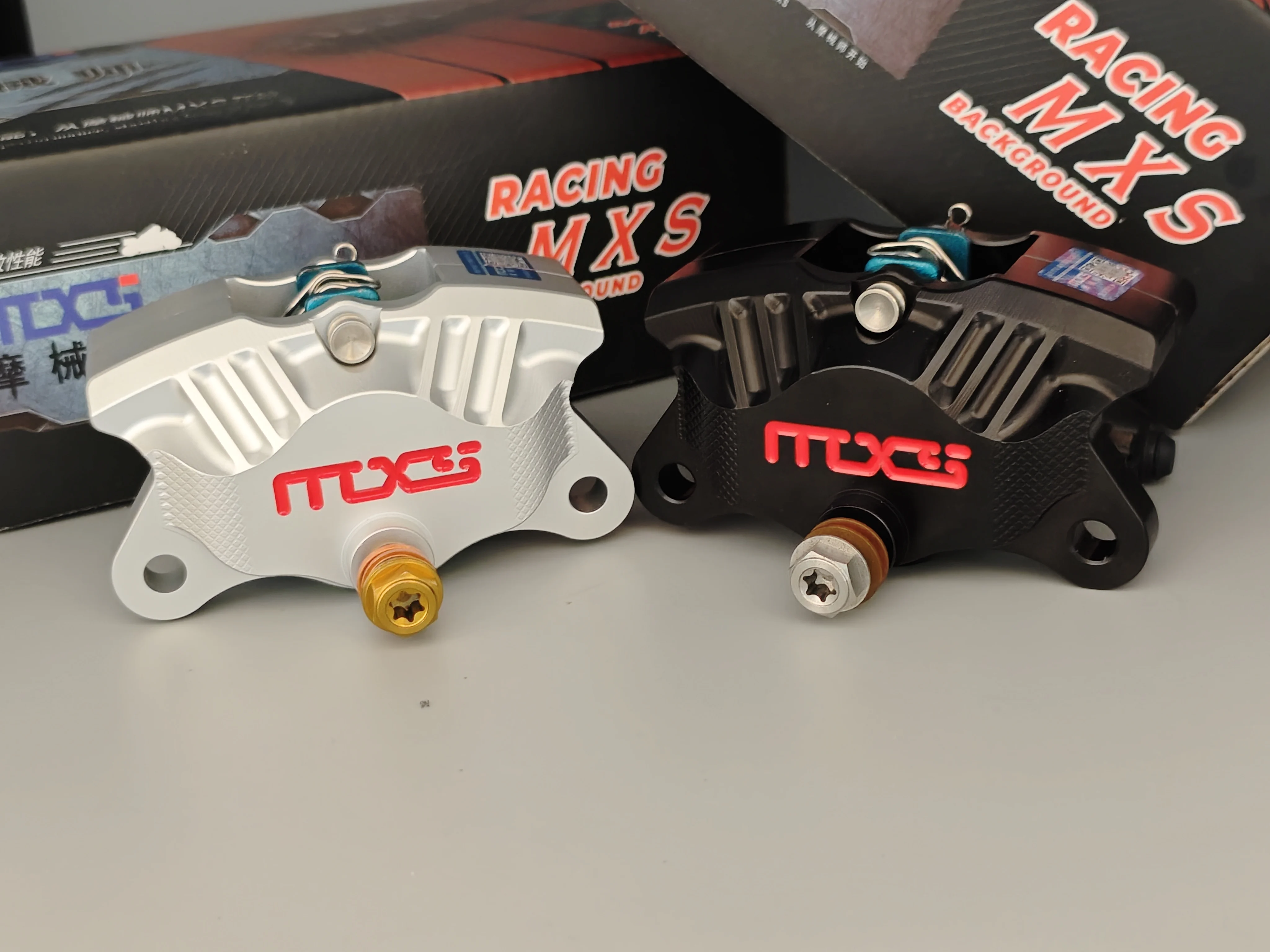 Сменный маленький крабовый суппорт с жестким анодом из алюминиевого сплава, задний тормозной насос мотоцикла
Сменный маленький крабовый суппорт с жестким анодом из алюминиевого сплава, задний тормозной насос мотоцикла