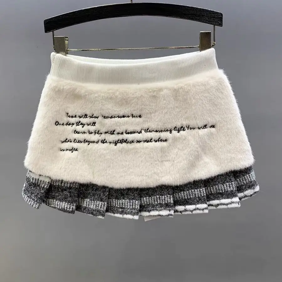 Japan New Winter Plush Skirt For Women Contrasting Color Slim Design A-Line Skirt
Japan New Winter Plush Skirt For Women Contrasting Color Slim Design A-Line Skirt